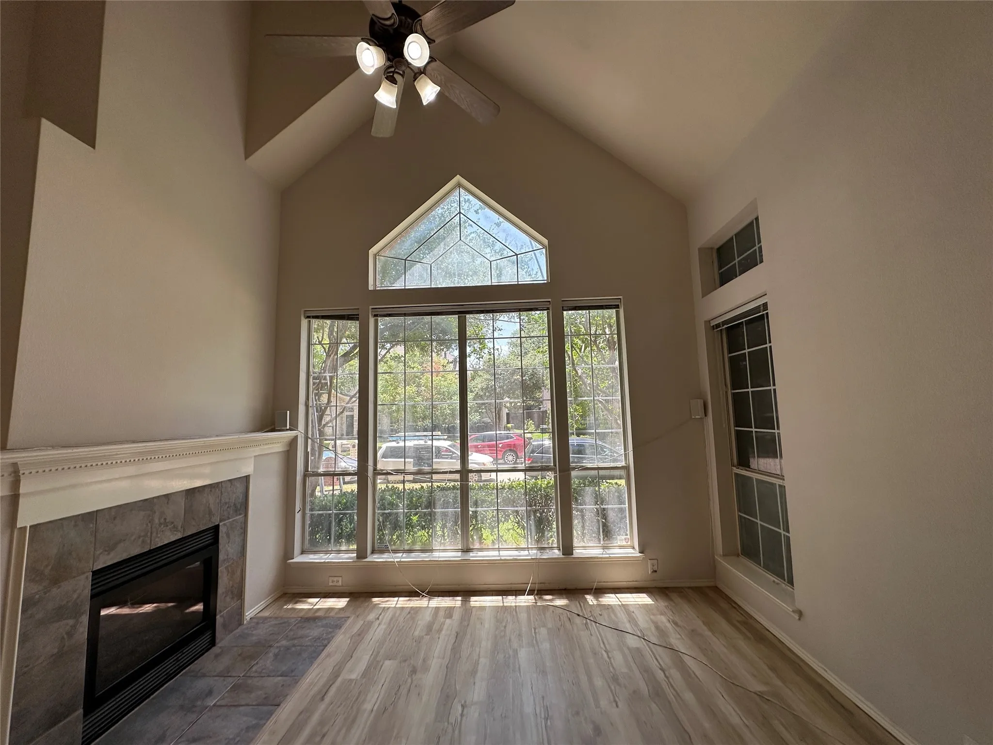 Single Family Residence For Sale in Collin County , 11354 Still Hollow Drive, Frisco, Texas 75035, 3 Bedroom, 3 Bathroom, 2 Garage spaces, 2,004 Sqft, built in 2001, mls#21335509, Real Estate Agent in Frisco, Homes For Sale in Collin county, Homes For Sale in Frisco, Realtor in Frisco Texas, Real Estate Brokerage Independent Realty Texas, Luminita Cordes Realtor