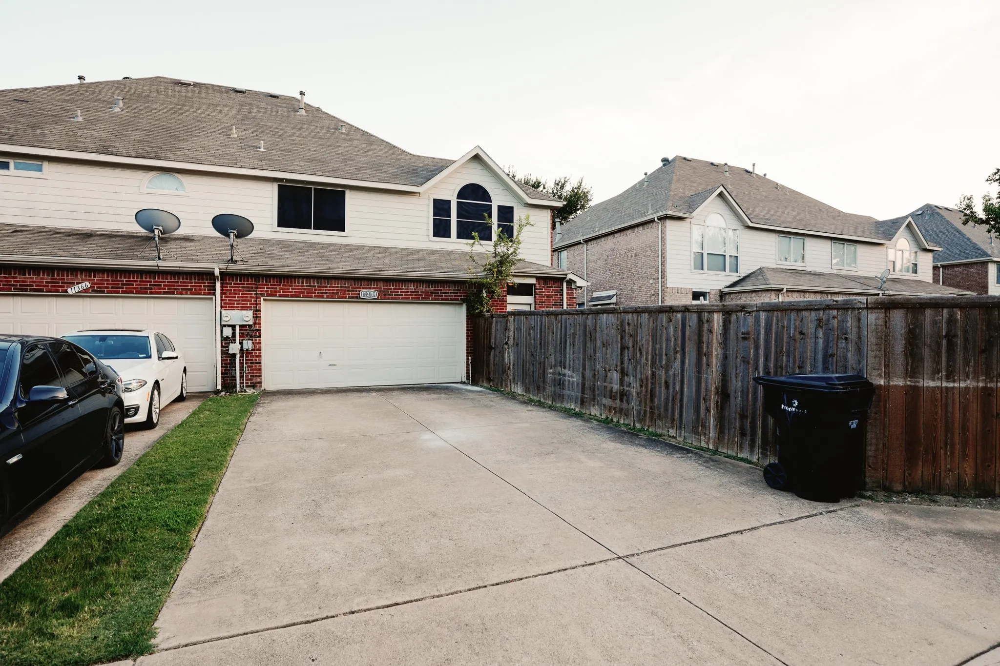 Single Family Residence For Sale in Collin County , 11354 Still Hollow Drive, Frisco, Texas 75035, 3 Bedroom, 3 Bathroom, 2 Garage spaces, 2,004 Sqft, built in 2001, mls#21335509, Real Estate Agent in Frisco, Homes For Sale in Collin county, Homes For Sale in Frisco, Realtor in Frisco Texas, Real Estate Brokerage Independent Realty Texas, Luminita Cordes Realtor
