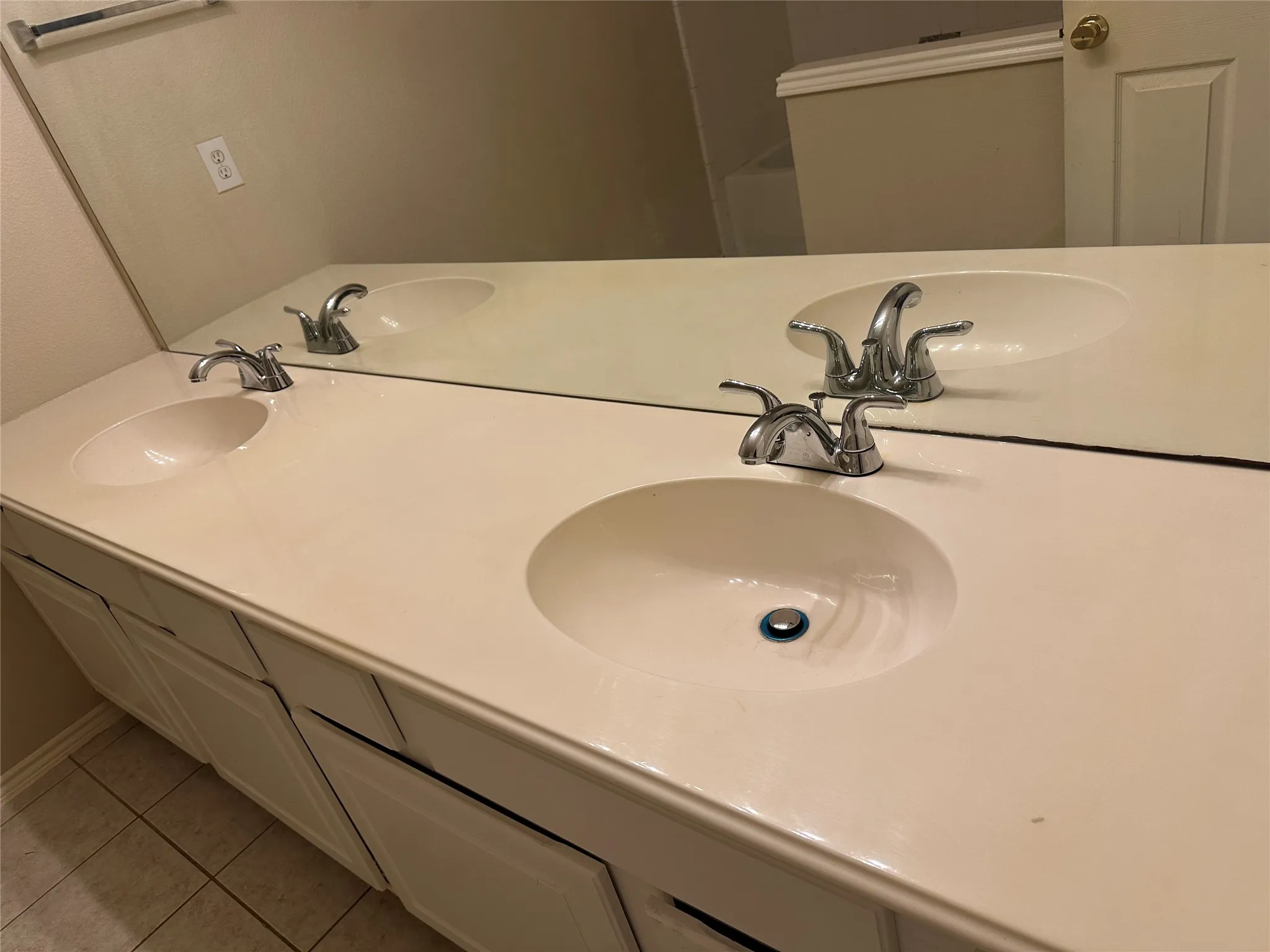 Single Family Residence For Sale in Collin County , 11354 Still Hollow Drive, Frisco, Texas 75035, 3 Bedroom, 3 Bathroom, 2 Garage spaces, 2,004 Sqft, built in 2001, mls#21335509, Real Estate Agent in Frisco, Homes For Sale in Collin county, Homes For Sale in Frisco, Realtor in Frisco Texas, Real Estate Brokerage Independent Realty Texas, Luminita Cordes Realtor