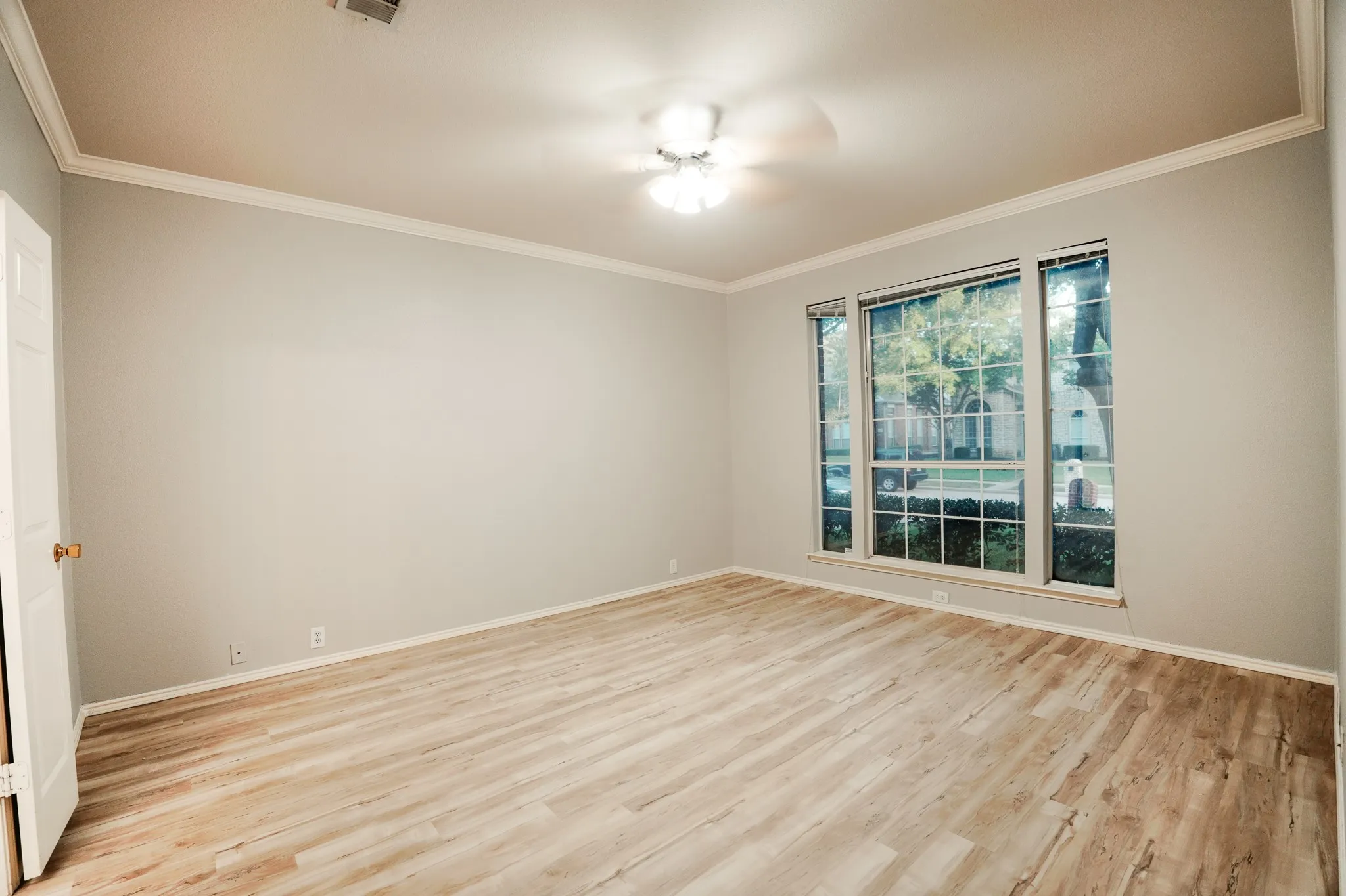 Single Family Residence For Sale in Collin County , 11354 Still Hollow Drive, Frisco, Texas 75035, 3 Bedroom, 3 Bathroom, 2 Garage spaces, 2,004 Sqft, built in 2001, mls#21335509, Real Estate Agent in Frisco, Homes For Sale in Collin county, Homes For Sale in Frisco, Realtor in Frisco Texas, Real Estate Brokerage Independent Realty Texas, Luminita Cordes Realtor