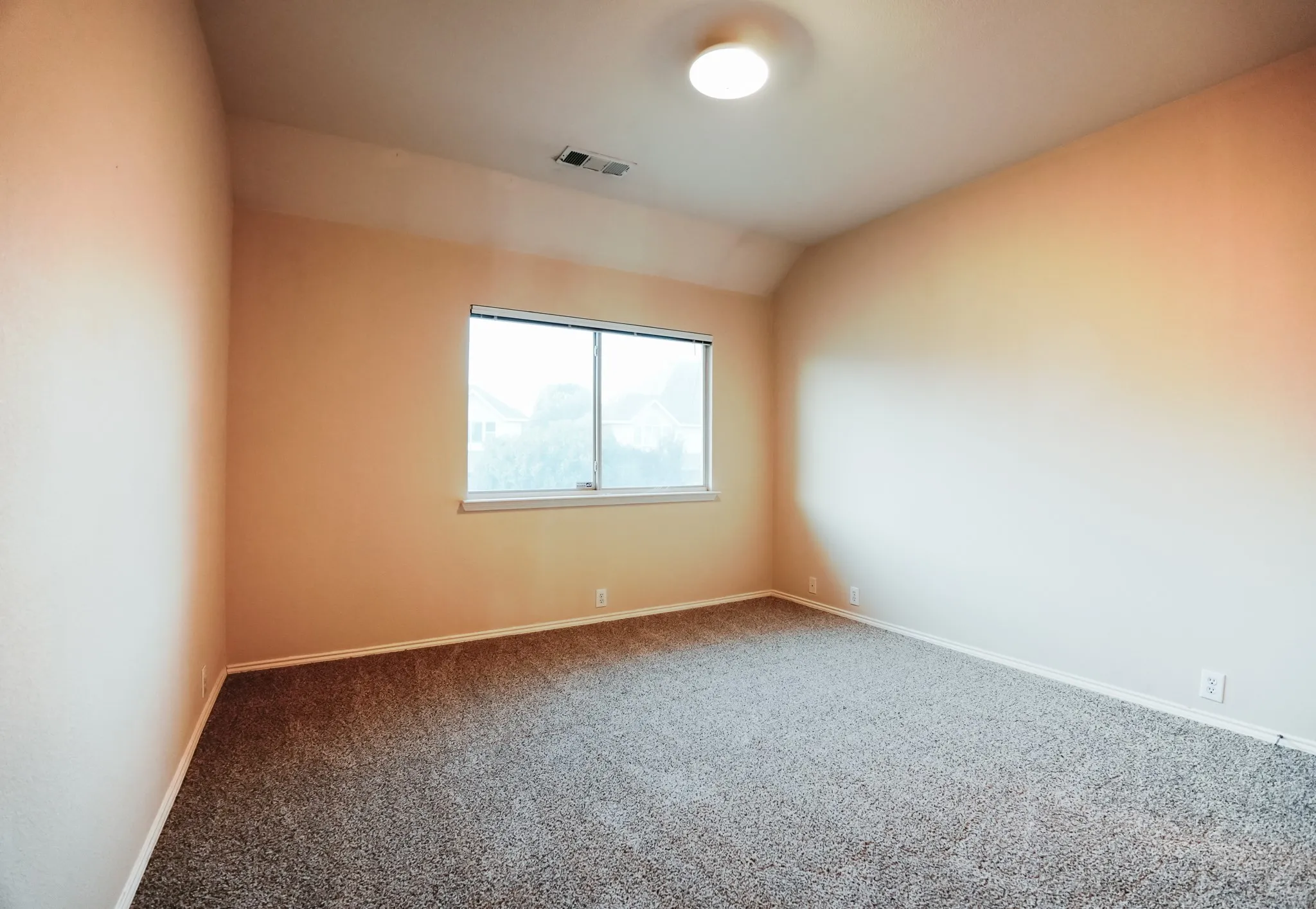 Single Family Residence For Sale in Collin County , 11354 Still Hollow Drive, Frisco, Texas 75035, 3 Bedroom, 3 Bathroom, 2 Garage spaces, 2,004 Sqft, built in 2001, mls#21335509, Real Estate Agent in Frisco, Homes For Sale in Collin county, Homes For Sale in Frisco, Realtor in Frisco Texas, Real Estate Brokerage Independent Realty Texas, Luminita Cordes Realtor