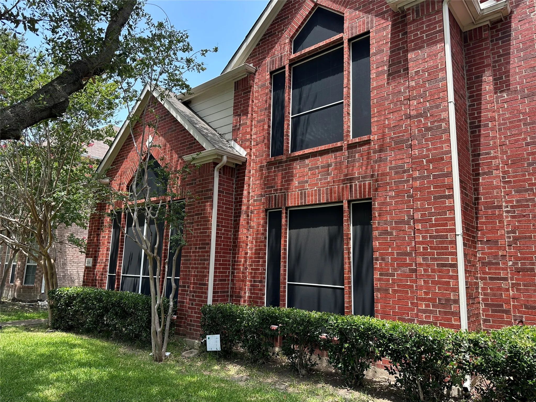 Single Family Residence For Sale in Collin County , 11354 Still Hollow Drive, Frisco, Texas 75035, 3 Bedroom, 3 Bathroom, 2 Garage spaces, 2,004 Sqft, built in 2001, mls#21335509, Real Estate Agent in Frisco, Homes For Sale in Collin county, Homes For Sale in Frisco, Realtor in Frisco Texas, Real Estate Brokerage Independent Realty Texas, Luminita Cordes Realtor