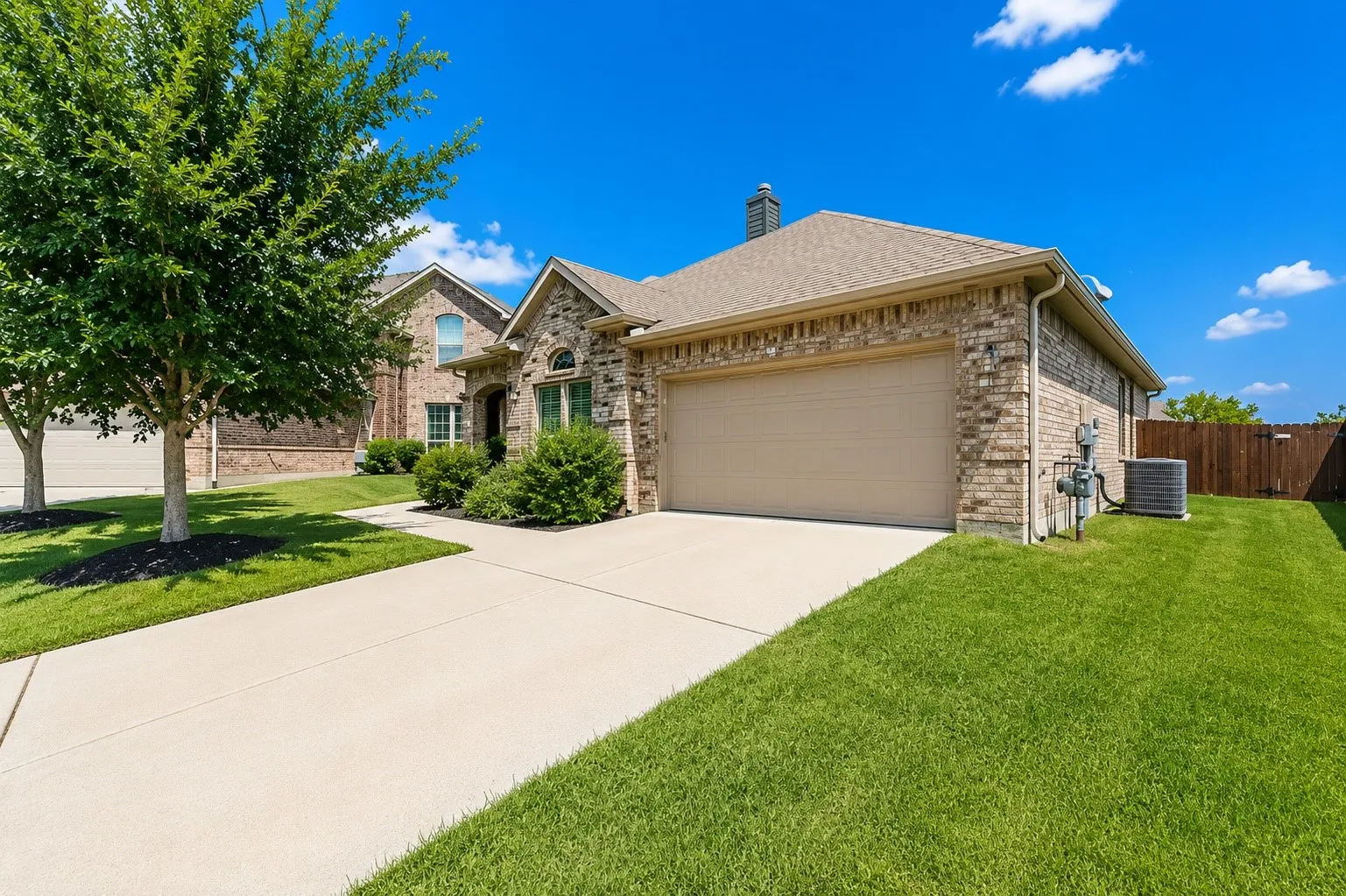 Single Family Residence For Rent in Collin County , 301 Hideaway Road, Mc Kinney, Texas 75072, 4 Bedroom, 2 Bathroom, 2 Garage spaces, 1,775 Sqft, built in 2014, mls#21335510, Real Estate Agent in Mc Kinney, Homes For Rent in Collin county, Homes For Rent in Mc Kinney, Realtor in Mc Kinney Texas, Real Estate Brokerage Independent Realty Texas, Luminita Cordes Realtor