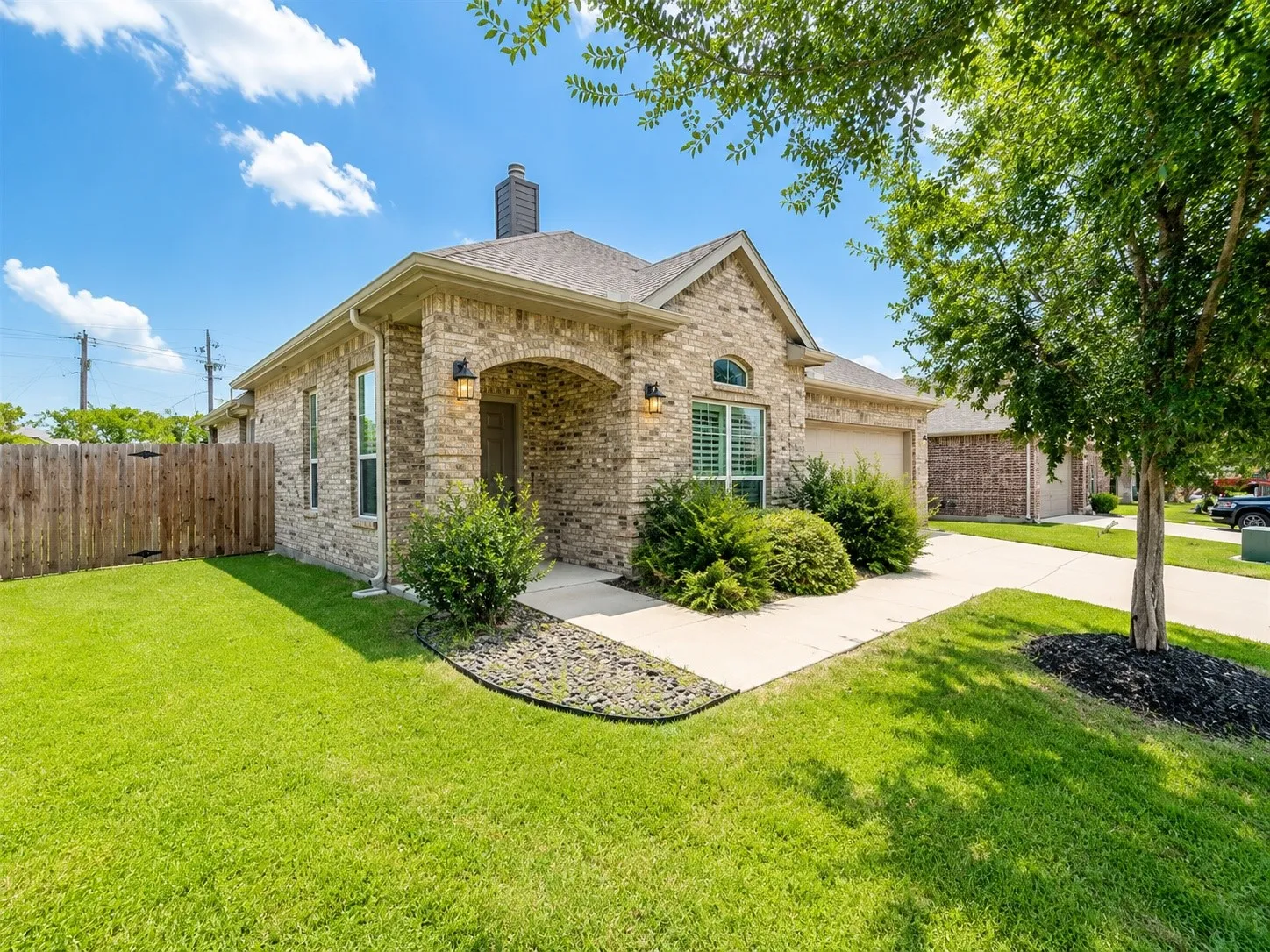 Single Family Residence For Rent in Collin County , 301 Hideaway Road, Mc Kinney, Texas 75072, 4 Bedroom, 2 Bathroom, 2 Garage spaces, 1,775 Sqft, built in 2014, mls#21335510, Real Estate Agent in Mc Kinney, Homes For Rent in Collin county, Homes For Rent in Mc Kinney, Realtor in Mc Kinney Texas, Real Estate Brokerage Independent Realty Texas, Luminita Cordes Realtor