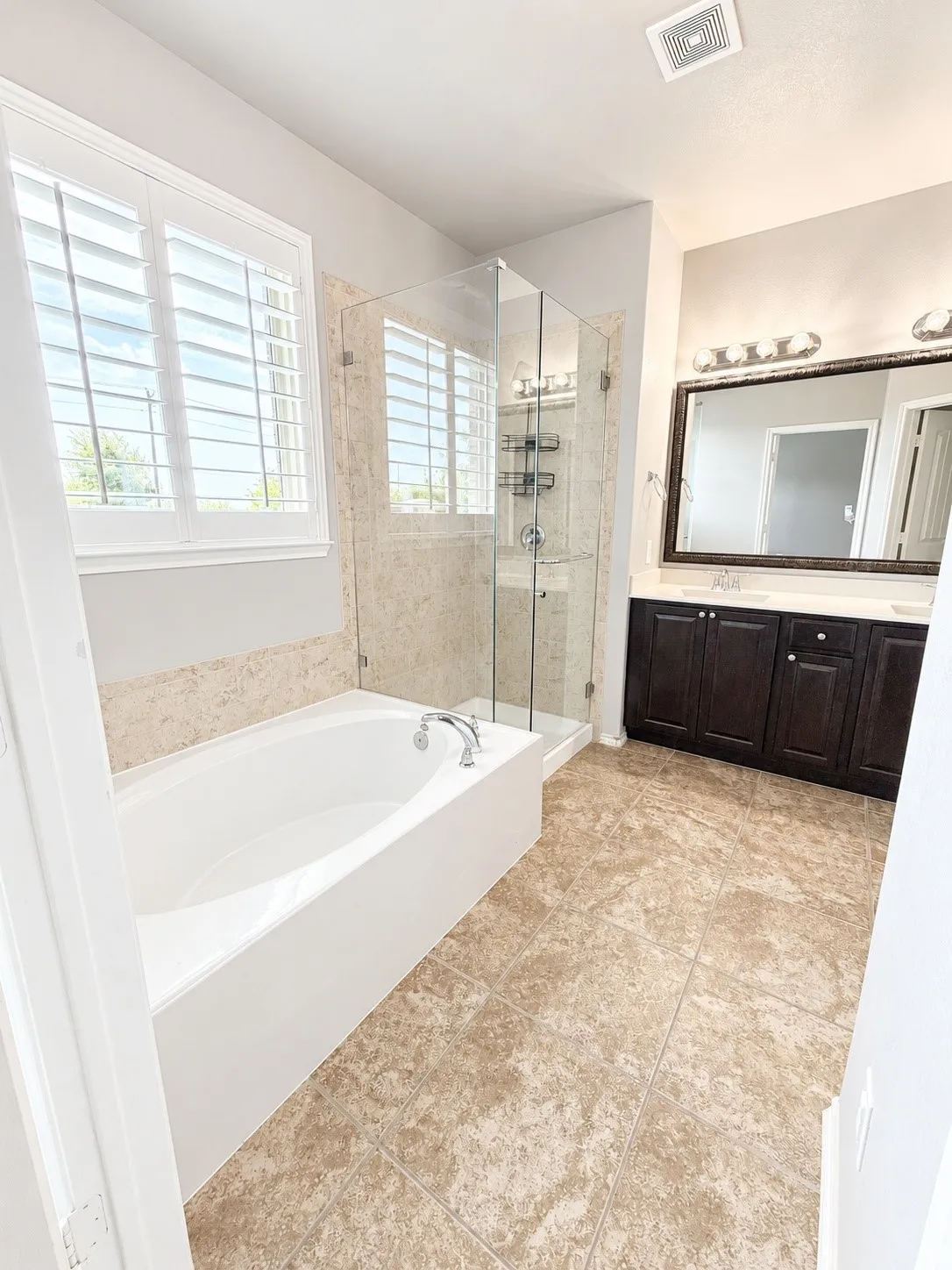 Single Family Residence For Rent in Collin County , 301 Hideaway Road, Mc Kinney, Texas 75072, 4 Bedroom, 2 Bathroom, 2 Garage spaces, 1,775 Sqft, built in 2014, mls#21335510, Real Estate Agent in Mc Kinney, Homes For Rent in Collin county, Homes For Rent in Mc Kinney, Realtor in Mc Kinney Texas, Real Estate Brokerage Independent Realty Texas, Luminita Cordes Realtor