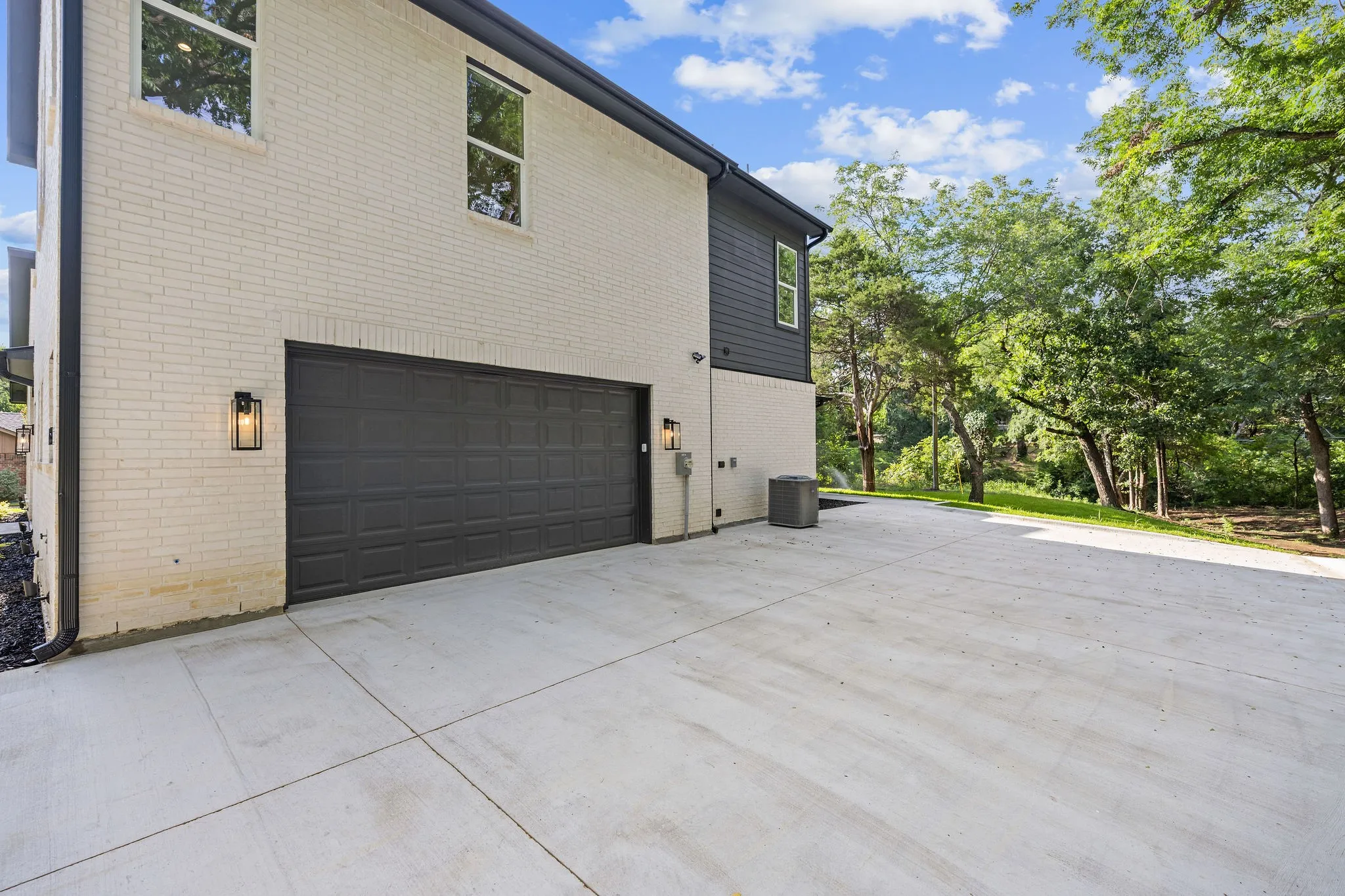 Single Family Residence For Sale in Ellis County , 105 Forest Brook Street, Oak Leaf, Texas 75154, 4 Bedroom, 3 Bathroom, 2 Garage spaces, 3,374 Sqft, built in 2026, mls#21335511, Real Estate Agent in Oak Leaf, Homes For Sale in Ellis county, Homes For Sale in Oak Leaf, Realtor in Oak Leaf Texas, Real Estate Brokerage Independent Realty Texas, Luminita Cordes Realtor
