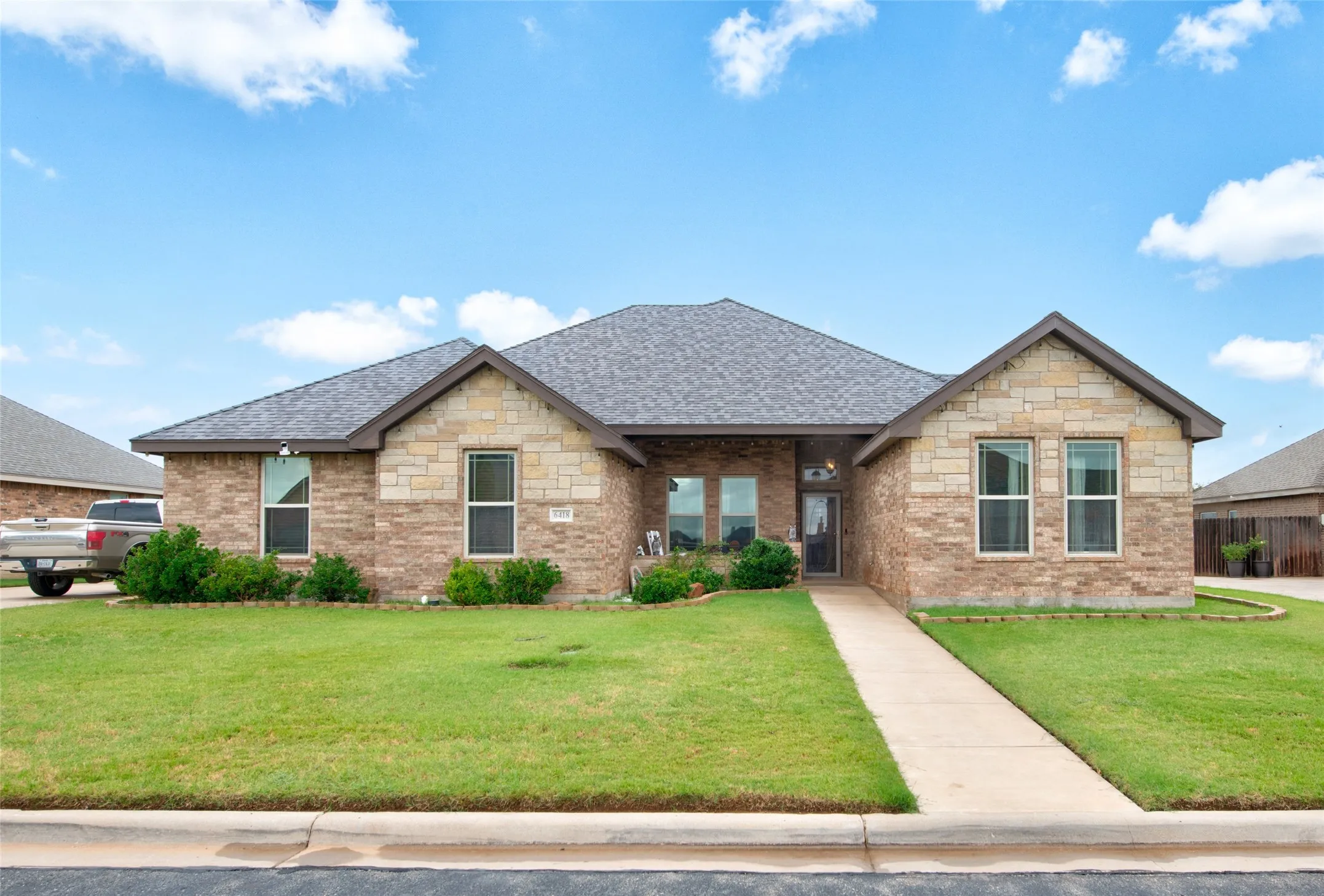 Single Family Residence For Sale in Taylor County , 6418 Milestone Drive, Abilene, Texas 79606, 4 Bedroom, 3 Bathroom, 2 Garage spaces, 2,218 Sqft, built in 2015, mls#21335514, Real Estate Agent in Abilene, Homes For Sale in Taylor county, Homes For Sale in Abilene, Realtor in Abilene Texas, Real Estate Brokerage Independent Realty Texas, Luminita Cordes Realtor