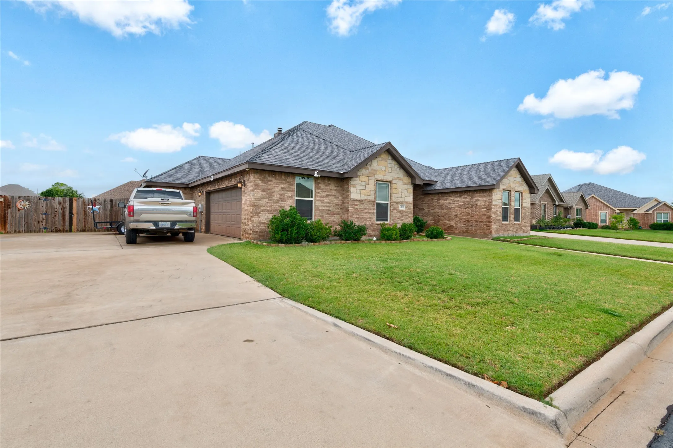 Single Family Residence For Sale in Taylor County , 6418 Milestone Drive, Abilene, Texas 79606, 4 Bedroom, 3 Bathroom, 2 Garage spaces, 2,218 Sqft, built in 2015, mls#21335514, Real Estate Agent in Abilene, Homes For Sale in Taylor county, Homes For Sale in Abilene, Realtor in Abilene Texas, Real Estate Brokerage Independent Realty Texas, Luminita Cordes Realtor