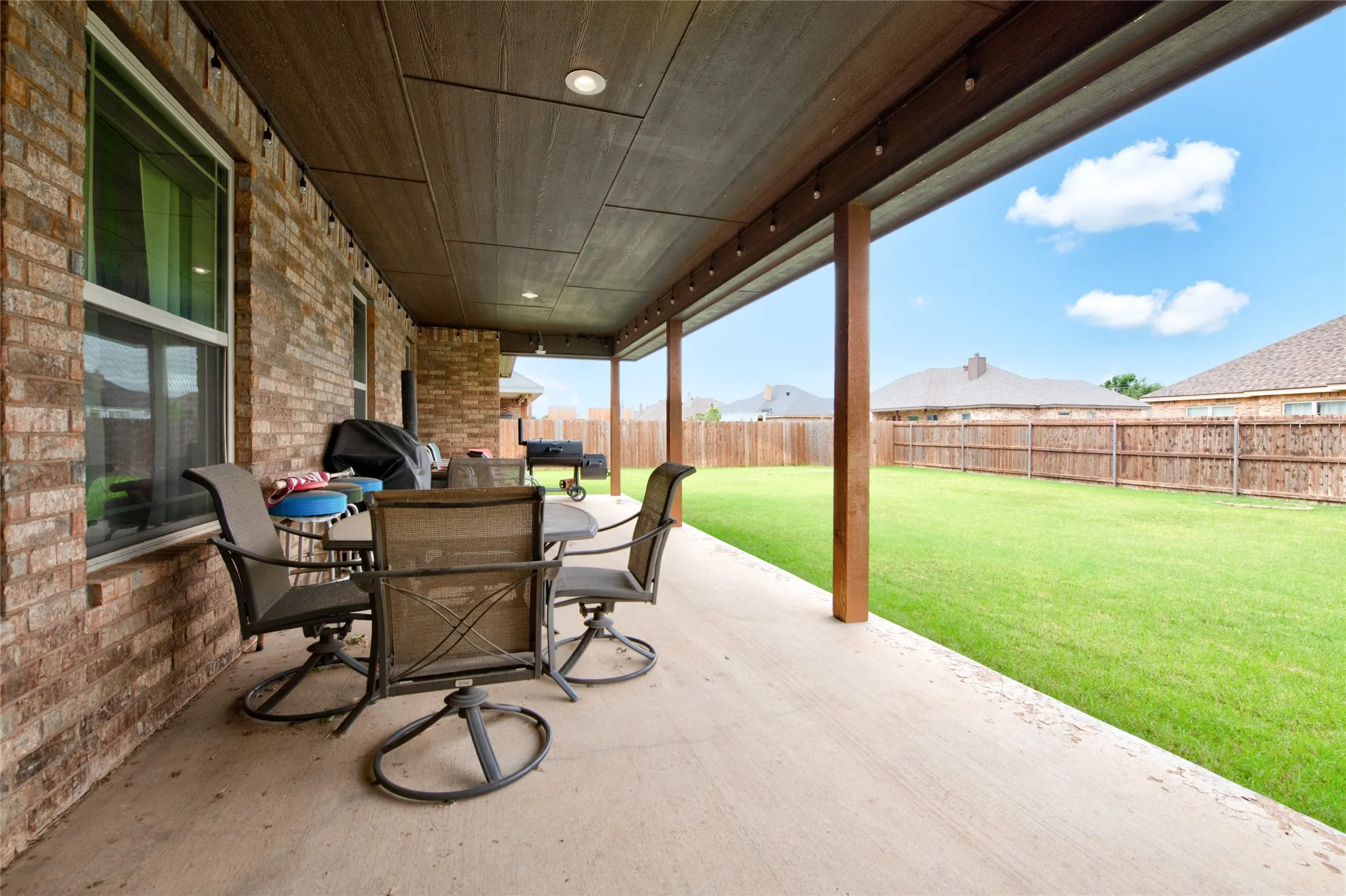 Single Family Residence For Sale in Taylor County , 6418 Milestone Drive, Abilene, Texas 79606, 4 Bedroom, 3 Bathroom, 2 Garage spaces, 2,218 Sqft, built in 2015, mls#21335514, Real Estate Agent in Abilene, Homes For Sale in Taylor county, Homes For Sale in Abilene, Realtor in Abilene Texas, Real Estate Brokerage Independent Realty Texas, Luminita Cordes Realtor