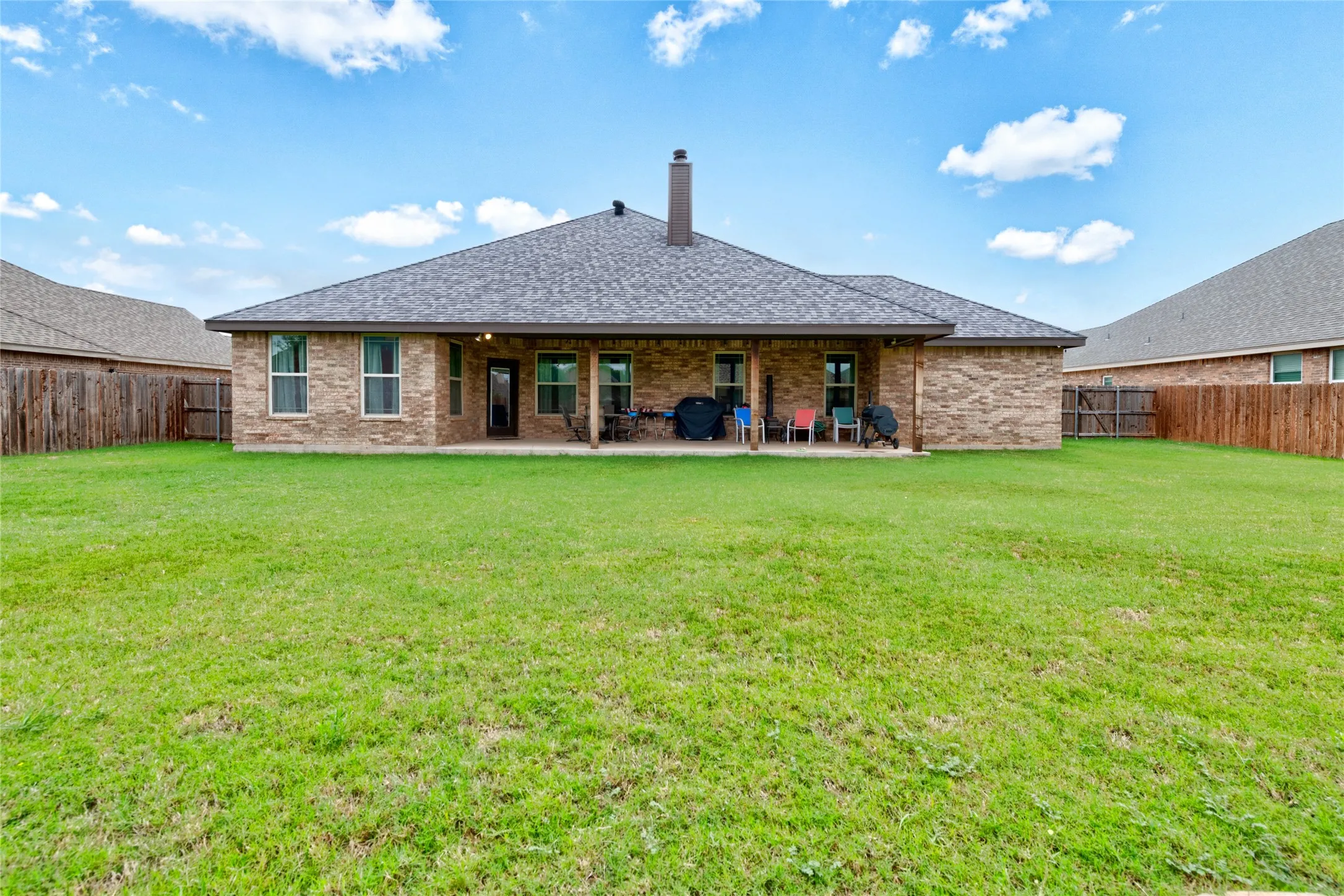 Single Family Residence For Sale in Taylor County , 6418 Milestone Drive, Abilene, Texas 79606, 4 Bedroom, 3 Bathroom, 2 Garage spaces, 2,218 Sqft, built in 2015, mls#21335514, Real Estate Agent in Abilene, Homes For Sale in Taylor county, Homes For Sale in Abilene, Realtor in Abilene Texas, Real Estate Brokerage Independent Realty Texas, Luminita Cordes Realtor