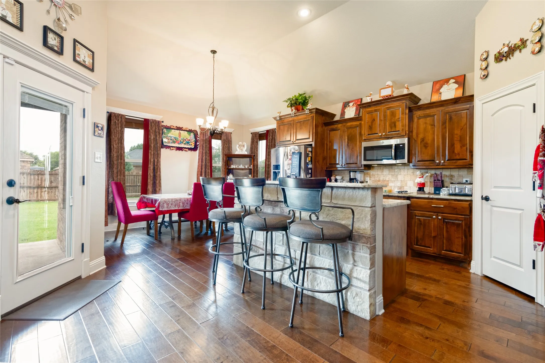 Single Family Residence For Sale in Taylor County , 6418 Milestone Drive, Abilene, Texas 79606, 4 Bedroom, 3 Bathroom, 2 Garage spaces, 2,218 Sqft, built in 2015, mls#21335514, Real Estate Agent in Abilene, Homes For Sale in Taylor county, Homes For Sale in Abilene, Realtor in Abilene Texas, Real Estate Brokerage Independent Realty Texas, Luminita Cordes Realtor