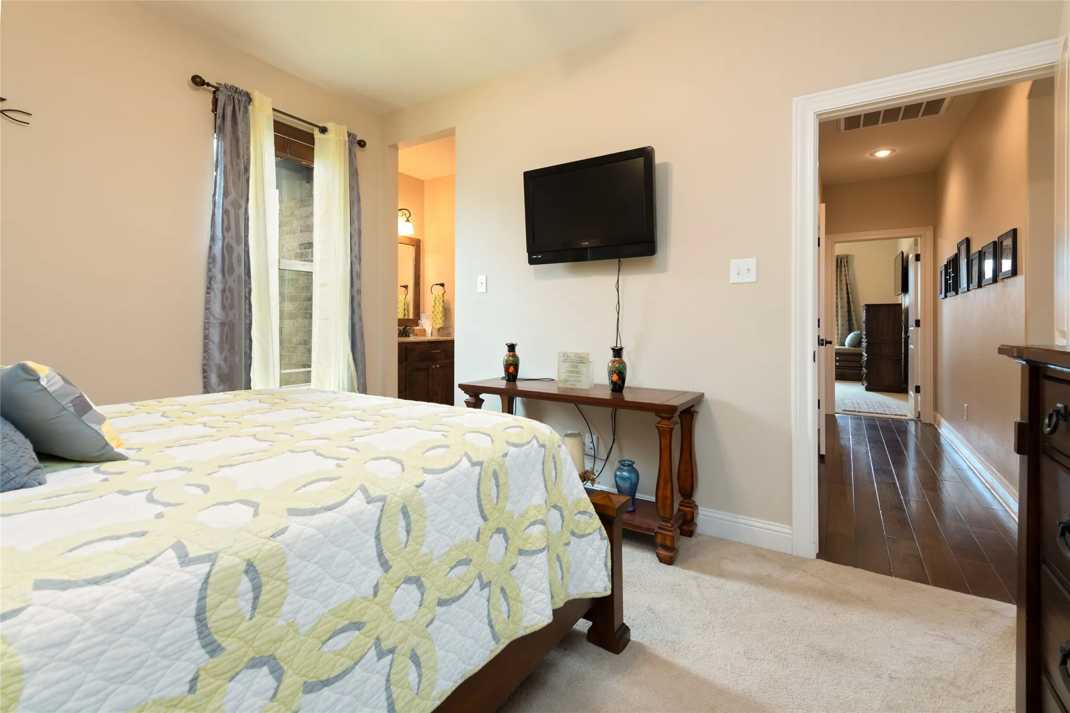 Single Family Residence For Sale in Taylor County , 6418 Milestone Drive, Abilene, Texas 79606, 4 Bedroom, 3 Bathroom, 2 Garage spaces, 2,218 Sqft, built in 2015, mls#21335514, Real Estate Agent in Abilene, Homes For Sale in Taylor county, Homes For Sale in Abilene, Realtor in Abilene Texas, Real Estate Brokerage Independent Realty Texas, Luminita Cordes Realtor