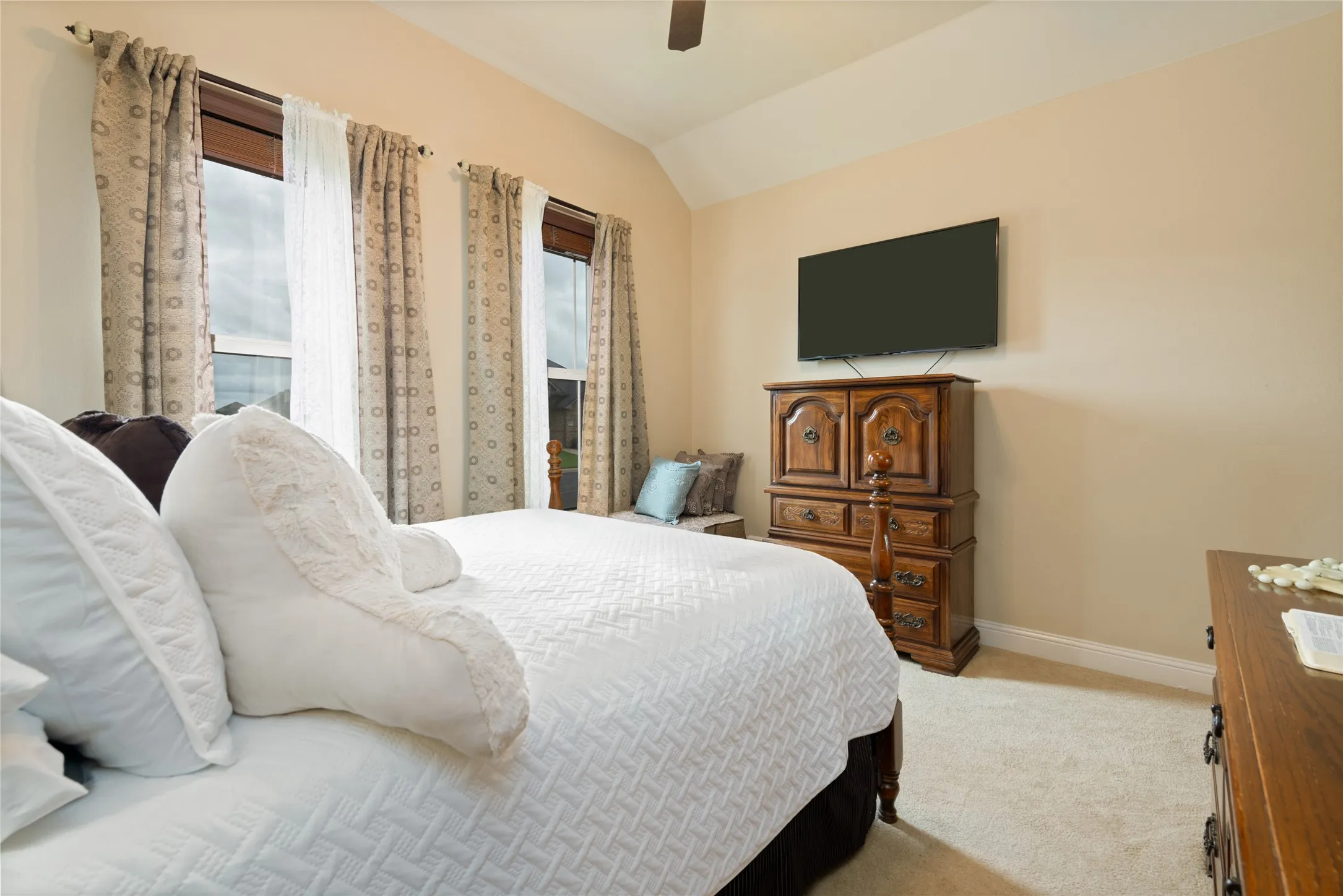 Single Family Residence For Sale in Taylor County , 6418 Milestone Drive, Abilene, Texas 79606, 4 Bedroom, 3 Bathroom, 2 Garage spaces, 2,218 Sqft, built in 2015, mls#21335514, Real Estate Agent in Abilene, Homes For Sale in Taylor county, Homes For Sale in Abilene, Realtor in Abilene Texas, Real Estate Brokerage Independent Realty Texas, Luminita Cordes Realtor