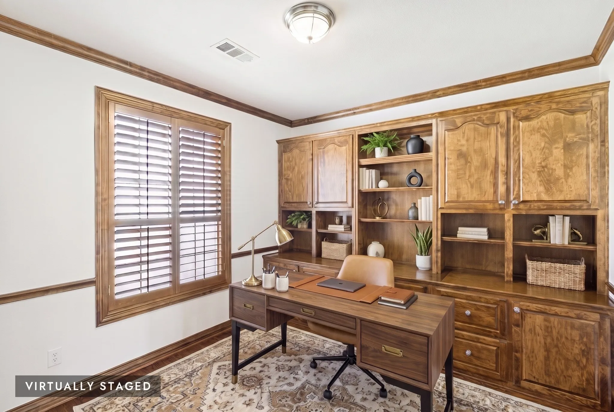 Single Family Residence For Sale in Dallas County , 5727 Vickery Boulevard, Dallas, Texas 75206, 3 Bedroom, 3 Bathroom, 2 Garage spaces, 2,481 Sqft, built in 2002, mls#21334626, Real Estate Agent in Dallas, Homes For Sale in Dallas county, Homes For Sale in Dallas, Realtor in Dallas Texas, Real Estate Brokerage Independent Realty Texas, Luminita Cordes Realtor