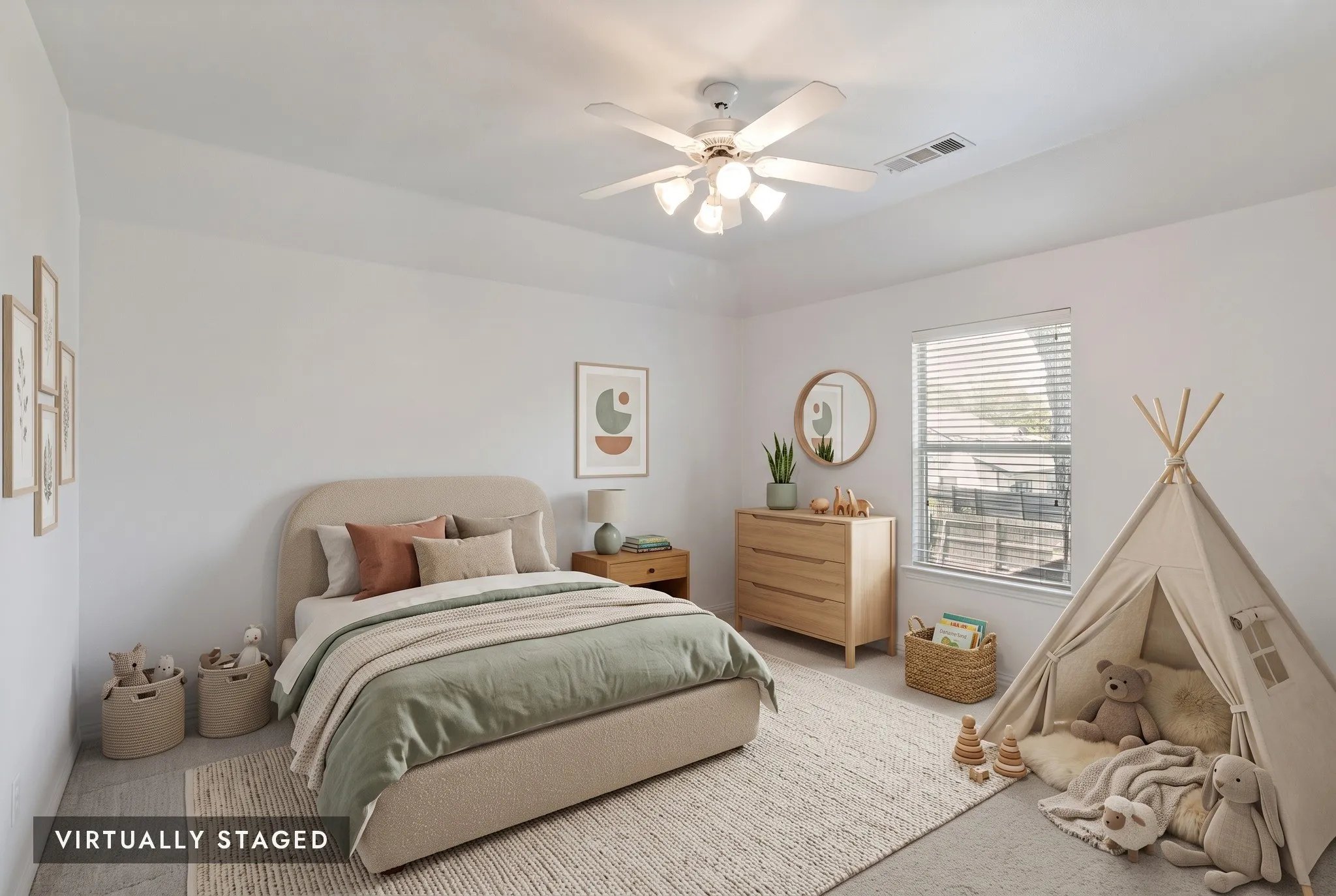 Single Family Residence For Sale in Dallas County , 5727 Vickery Boulevard, Dallas, Texas 75206, 3 Bedroom, 3 Bathroom, 2 Garage spaces, 2,481 Sqft, built in 2002, mls#21334626, Real Estate Agent in Dallas, Homes For Sale in Dallas county, Homes For Sale in Dallas, Realtor in Dallas Texas, Real Estate Brokerage Independent Realty Texas, Luminita Cordes Realtor