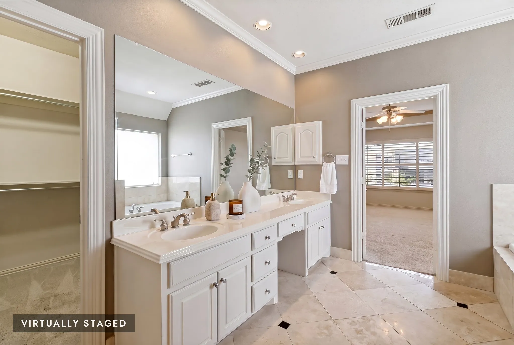 Single Family Residence For Sale in Dallas County , 5727 Vickery Boulevard, Dallas, Texas 75206, 3 Bedroom, 3 Bathroom, 2 Garage spaces, 2,481 Sqft, built in 2002, mls#21334626, Real Estate Agent in Dallas, Homes For Sale in Dallas county, Homes For Sale in Dallas, Realtor in Dallas Texas, Real Estate Brokerage Independent Realty Texas, Luminita Cordes Realtor