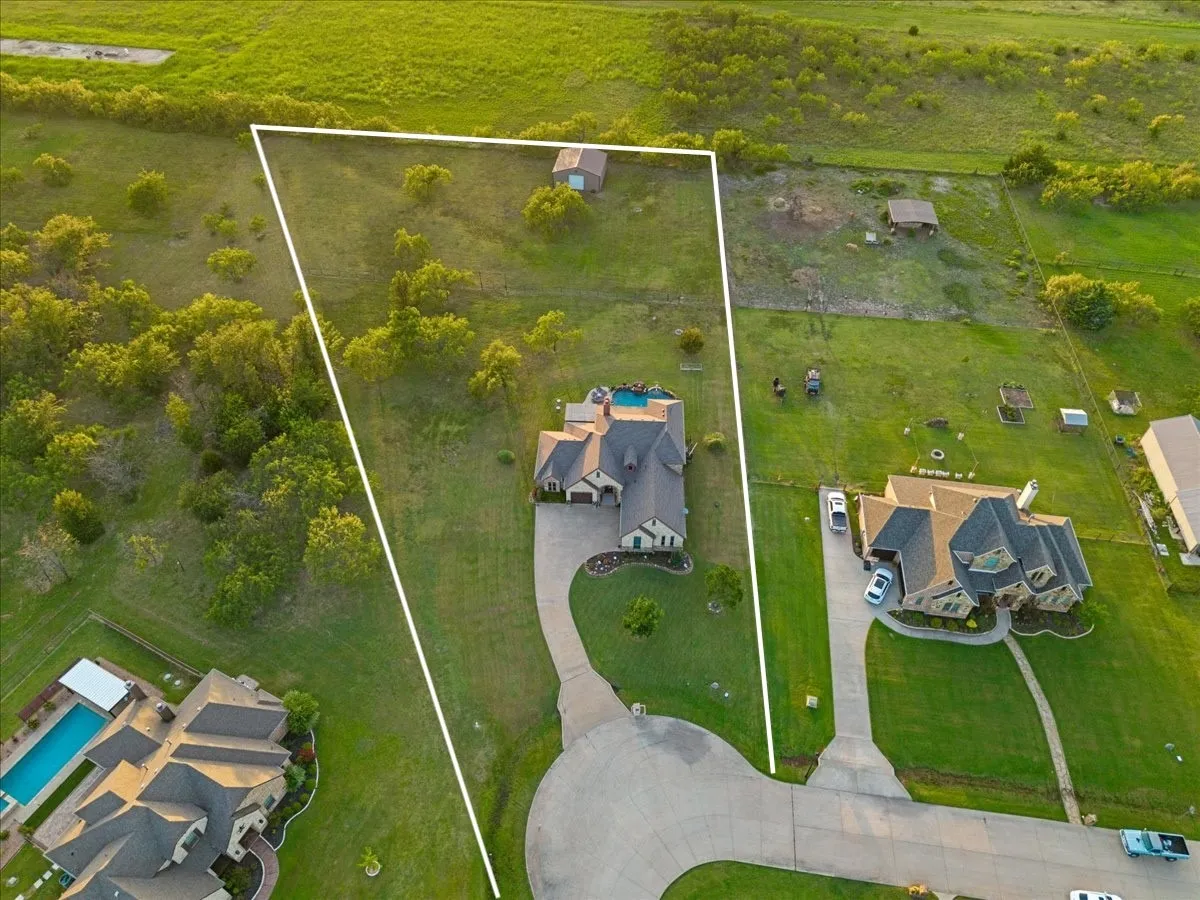 Single Family Residence For Sale in Rockwall County , 5062 White Pine Drive, Royse City, Texas 75189, 4 Bedroom, 3 Bathroom, 3 Garage spaces, 2,876 Sqft, built in 2011, mls#21335377, Real Estate Agent in Royse City, Homes For Sale in Rockwall county, Homes For Sale in Royse City, Realtor in Royse City Texas, Real Estate Brokerage Independent Realty Texas, Luminita Cordes Realtor