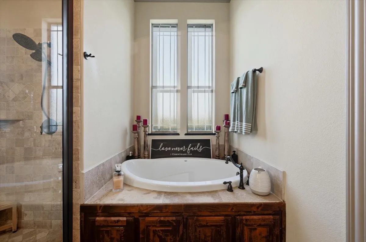 Single Family Residence For Sale in Rockwall County , 5062 White Pine Drive, Royse City, Texas 75189, 4 Bedroom, 3 Bathroom, 3 Garage spaces, 2,876 Sqft, built in 2011, mls#21335377, Real Estate Agent in Royse City, Homes For Sale in Rockwall county, Homes For Sale in Royse City, Realtor in Royse City Texas, Real Estate Brokerage Independent Realty Texas, Luminita Cordes Realtor