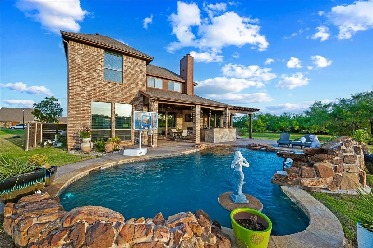 Single Family Residence For Sale in Rockwall County , 5062 White Pine Drive, Royse City, Texas 75189, 4 Bedroom, 3 Bathroom, 3 Garage spaces, 2,876 Sqft, built in 2011, mls#21335377, Real Estate Agent in Royse City, Homes For Sale in Rockwall county, Homes For Sale in Royse City, Realtor in Royse City Texas, Real Estate Brokerage Independent Realty Texas, Luminita Cordes Realtor