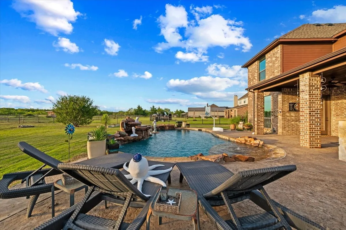 Single Family Residence For Sale in Rockwall County , 5062 White Pine Drive, Royse City, Texas 75189, 4 Bedroom, 3 Bathroom, 3 Garage spaces, 2,876 Sqft, built in 2011, mls#21335377, Real Estate Agent in Royse City, Homes For Sale in Rockwall county, Homes For Sale in Royse City, Realtor in Royse City Texas, Real Estate Brokerage Independent Realty Texas, Luminita Cordes Realtor