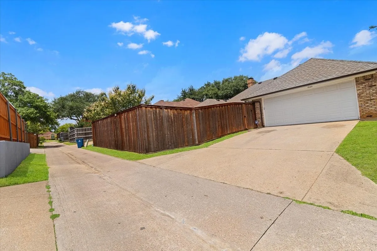 Rear-Entry driveway - virtual green grass