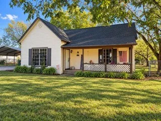 Single Family Residence For Sale in Johnson County , 102 E 14th Street, Joshua, Texas 76058, 1 Bedroom, 1 Bathroom, 2 Garage spaces, 1,012 Sqft, built in 0, mls#21334952, Real Estate Agent in Joshua, Homes For Sale in Johnson county, Homes For Sale in Joshua, Realtor in Joshua Texas, Real Estate Brokerage Independent Realty Texas, Luminita Cordes Realtor