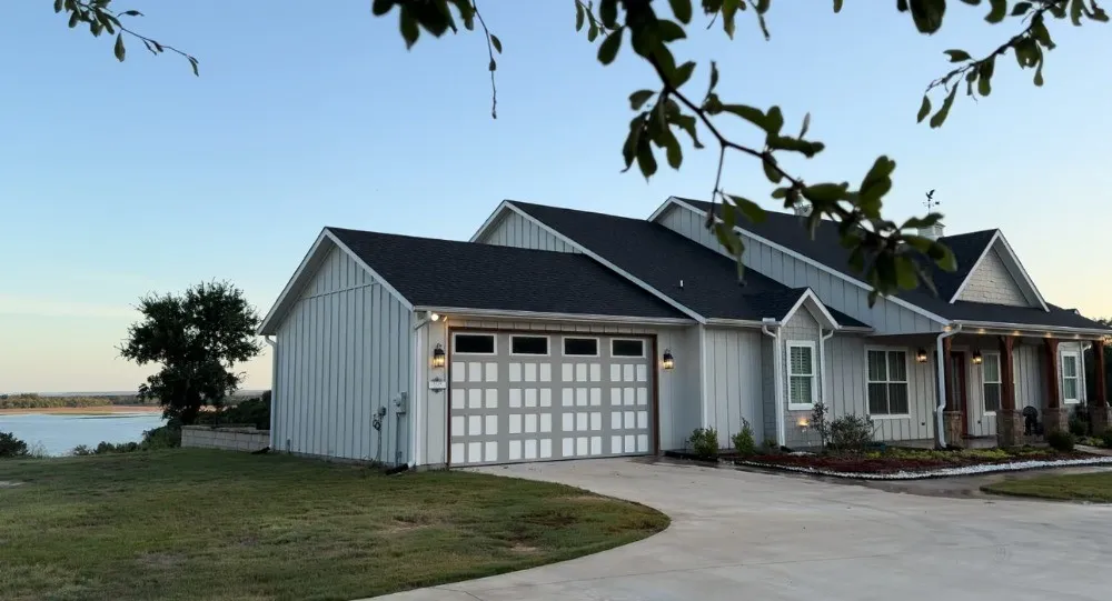 Single Family Residence For Sale in Palo Pinto County , 1154 Dunn Drive, Palo Pinto, Texas 76484, 3 Bedroom, 2 Bathroom, 2 Garage spaces, 2,606 Sqft, built in 2020, mls#21334998, Real Estate Agent in Palo Pinto, Homes For Sale in Palo Pinto county, Homes For Sale in Palo Pinto, Realtor in Palo Pinto Texas, Real Estate Brokerage Independent Realty Texas, Luminita Cordes Realtor