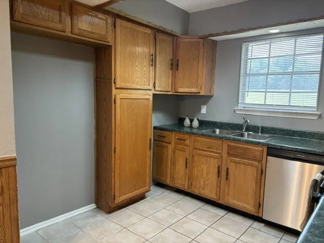 Lots of cabinets and pantry