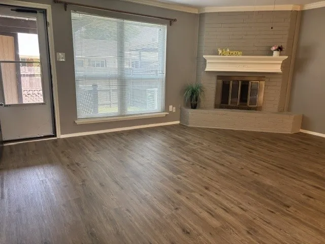 Low maintenance vinyl plank flooring and blinds