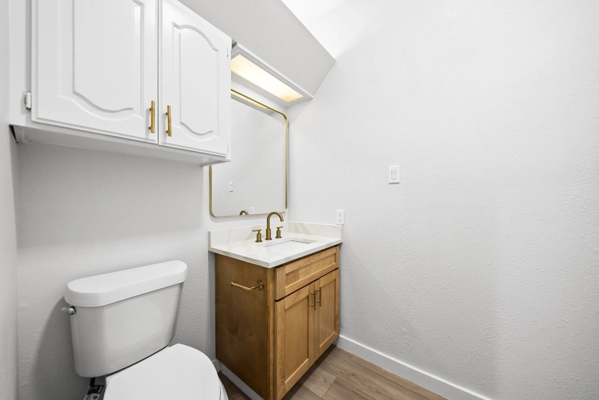Single Family Residence For Sale in Dallas County , 2001 Crockett Court, Irving, Texas 75038, 3 Bedroom, 3 Bathroom, 2 Garage spaces, 2,133 Sqft, built in 1985, mls#21333838, Real Estate Agent in Irving, Homes For Sale in Dallas county, Homes For Sale in Irving, Realtor in Irving Texas, Real Estate Brokerage Independent Realty Texas, Luminita Cordes Realtor