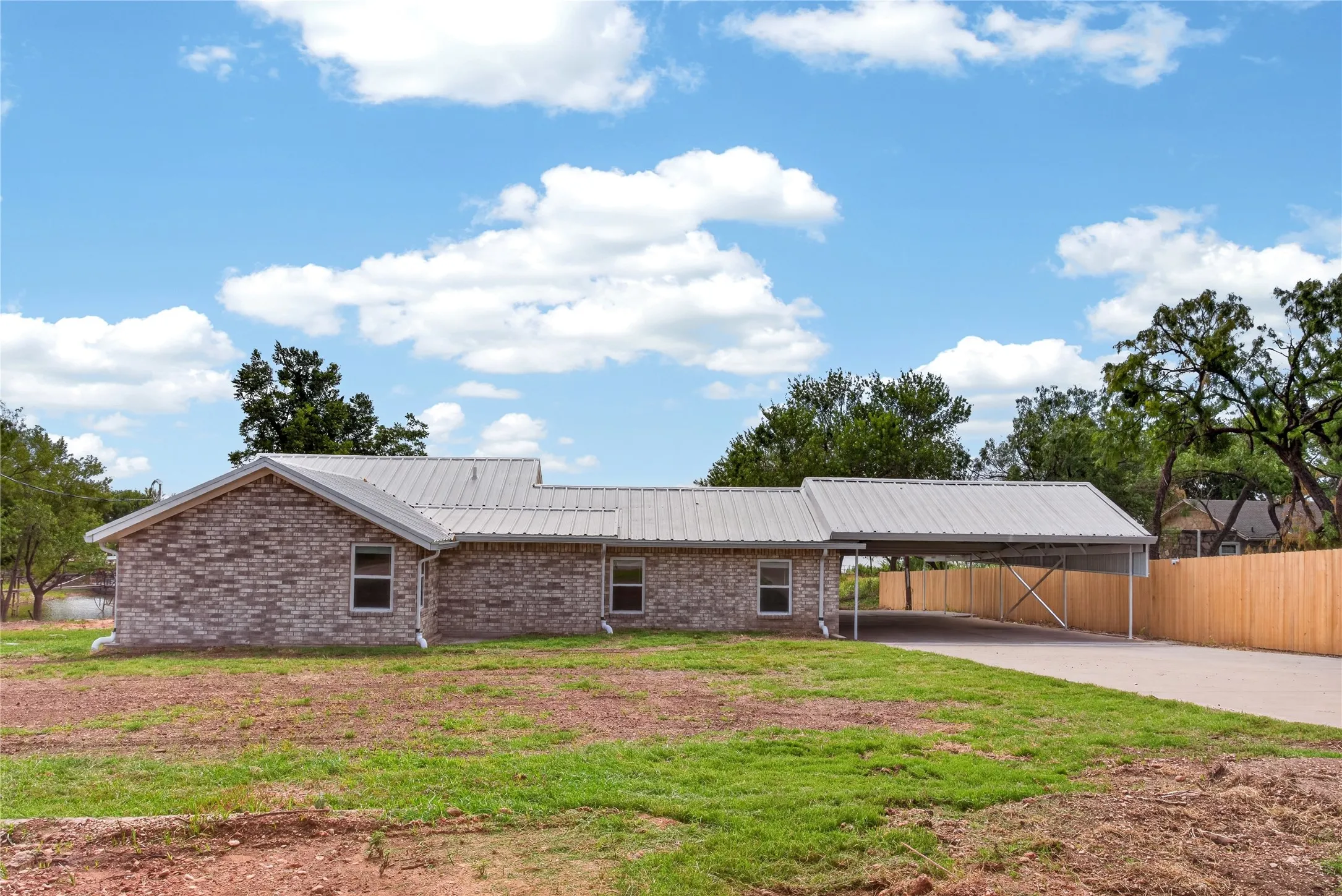 Single Family Residence For Sale in Taylor County , 546 Apache Lane, Abilene, Texas 79601, 3 Bedroom, 2 Bathroom, Garage spaces, 1,336 Sqft, built in 1987, mls#21326532, Real Estate Agent in Abilene, Homes For Sale in Taylor county, Homes For Sale in Abilene, Realtor in Abilene Texas, Real Estate Brokerage Independent Realty Texas, Luminita Cordes Realtor