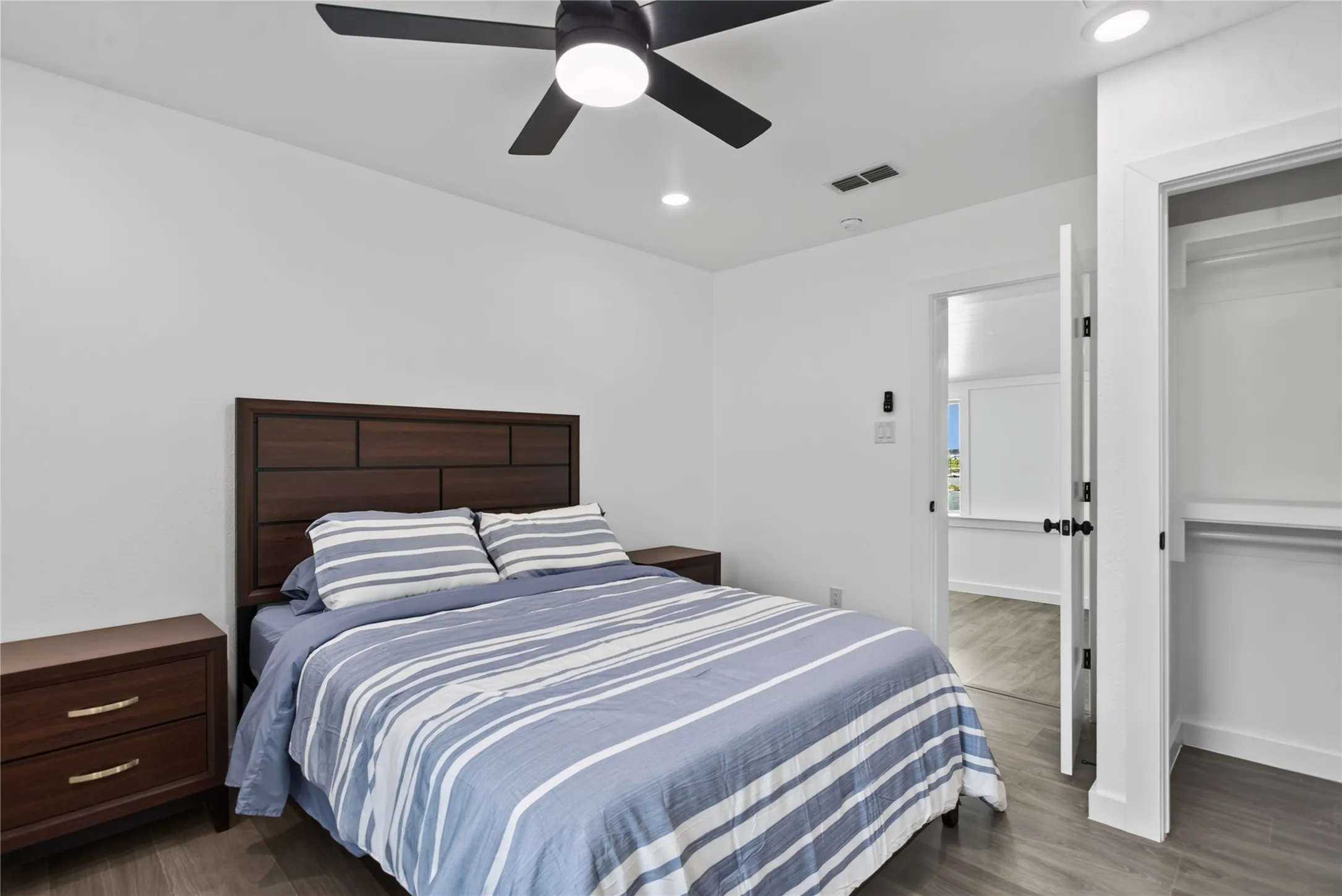Single Family Residence For Sale in Taylor County , 546 Apache Lane, Abilene, Texas 79601, 3 Bedroom, 2 Bathroom, Garage spaces, 1,336 Sqft, built in 1987, mls#21326532, Real Estate Agent in Abilene, Homes For Sale in Taylor county, Homes For Sale in Abilene, Realtor in Abilene Texas, Real Estate Brokerage Independent Realty Texas, Luminita Cordes Realtor