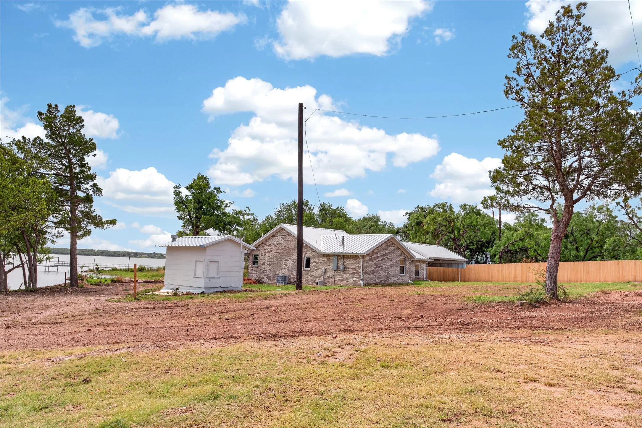 Single Family Residence For Sale in Taylor County , 546 Apache Lane, Abilene, Texas 79601, 3 Bedroom, 2 Bathroom, Garage spaces, 1,336 Sqft, built in 1987, mls#21326532, Real Estate Agent in Abilene, Homes For Sale in Taylor county, Homes For Sale in Abilene, Realtor in Abilene Texas, Real Estate Brokerage Independent Realty Texas, Luminita Cordes Realtor