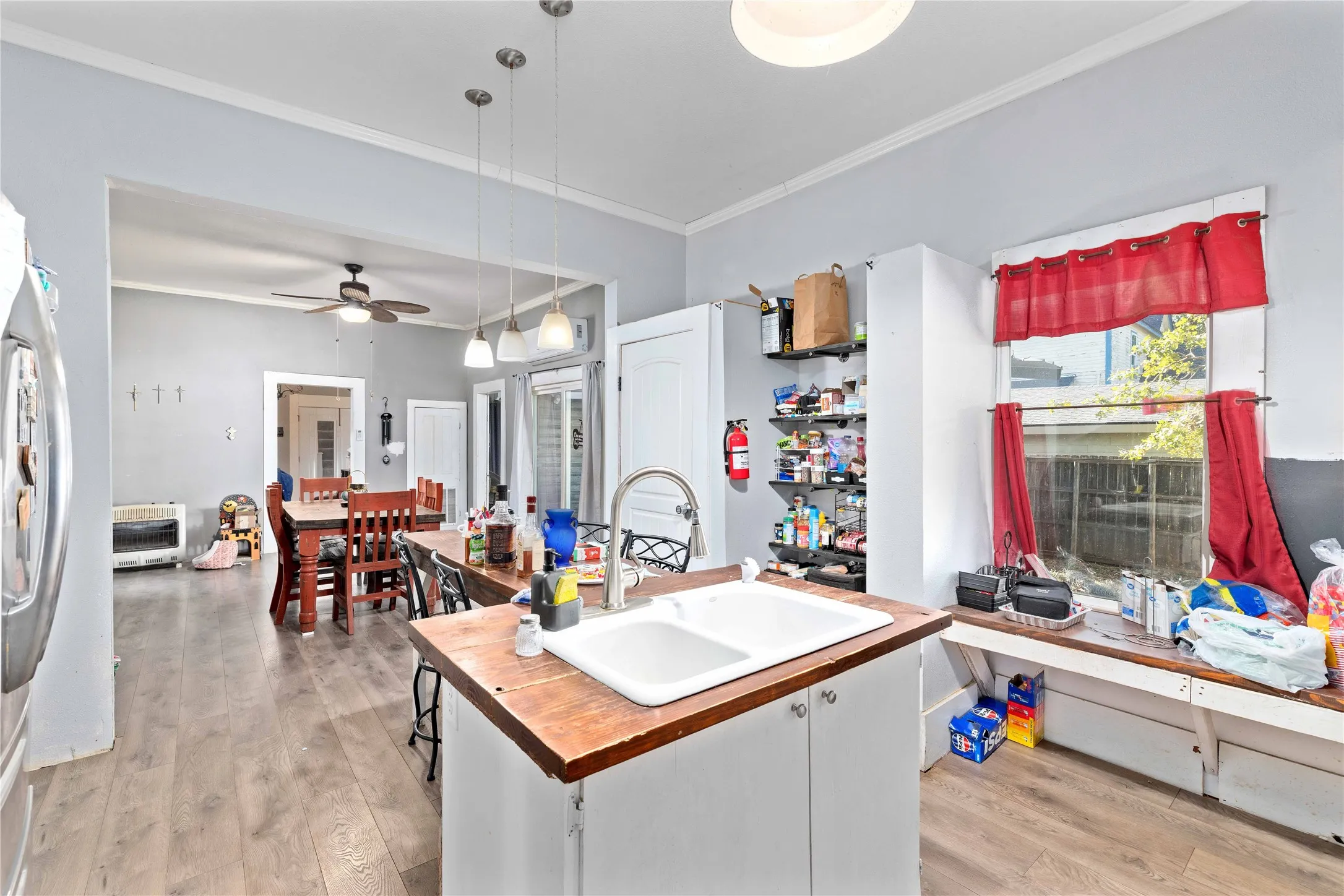 Single Family Residence For Sale in Brown County , 1101 Irma Street, Brownwood, Texas 76801, 4 Bedroom, 2 Bathroom, Garage spaces, 2,594 Sqft, built in 1930, mls#21335543, Real Estate Agent in Brownwood, Homes For Sale in Brown county, Homes For Sale in Brownwood, Realtor in Brownwood Texas, Real Estate Brokerage Independent Realty Texas, Luminita Cordes Realtor