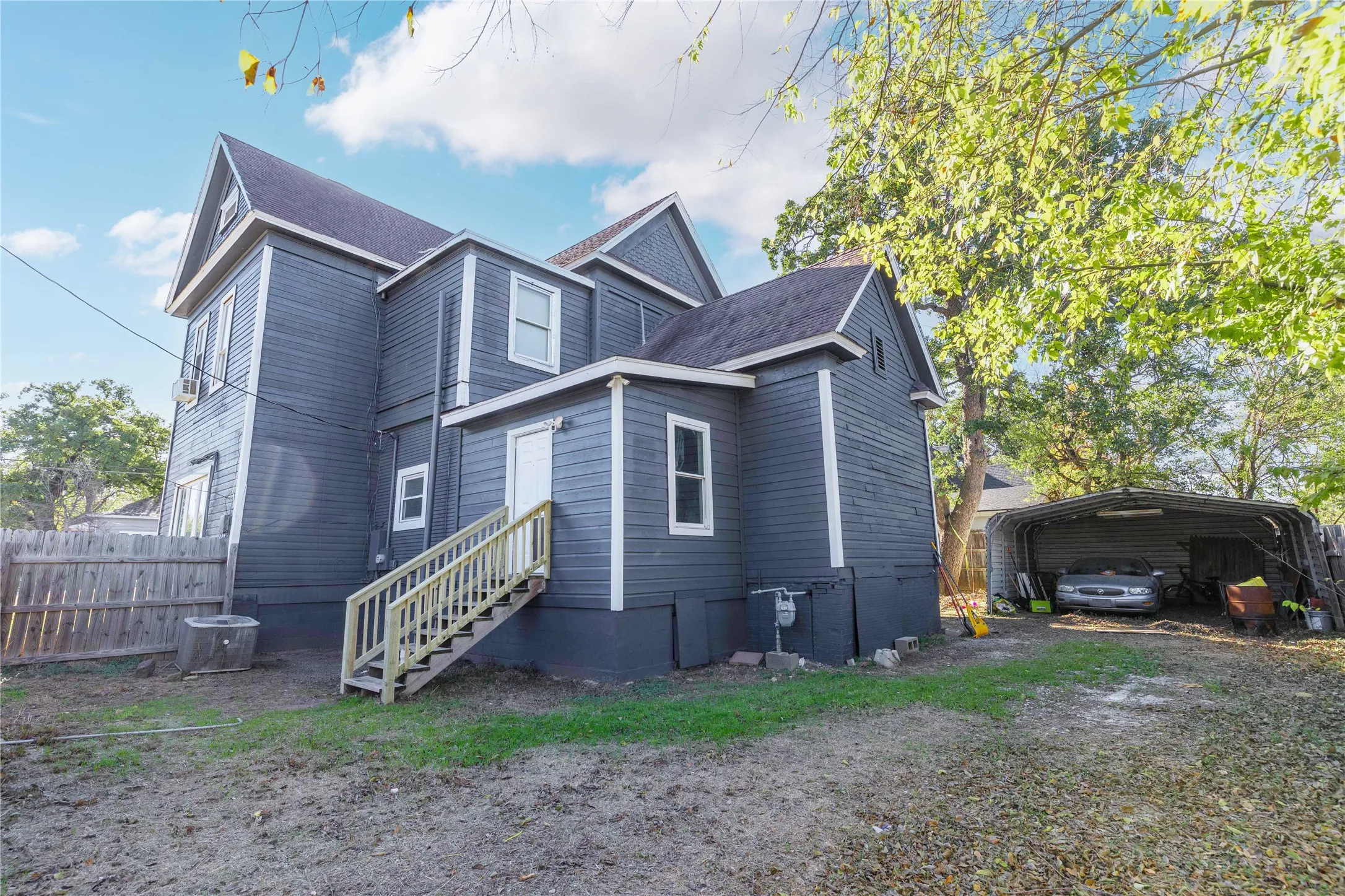 Single Family Residence For Sale in Brown County , 1101 Irma Street, Brownwood, Texas 76801, 4 Bedroom, 2 Bathroom, Garage spaces, 2,594 Sqft, built in 1930, mls#21335543, Real Estate Agent in Brownwood, Homes For Sale in Brown county, Homes For Sale in Brownwood, Realtor in Brownwood Texas, Real Estate Brokerage Independent Realty Texas, Luminita Cordes Realtor