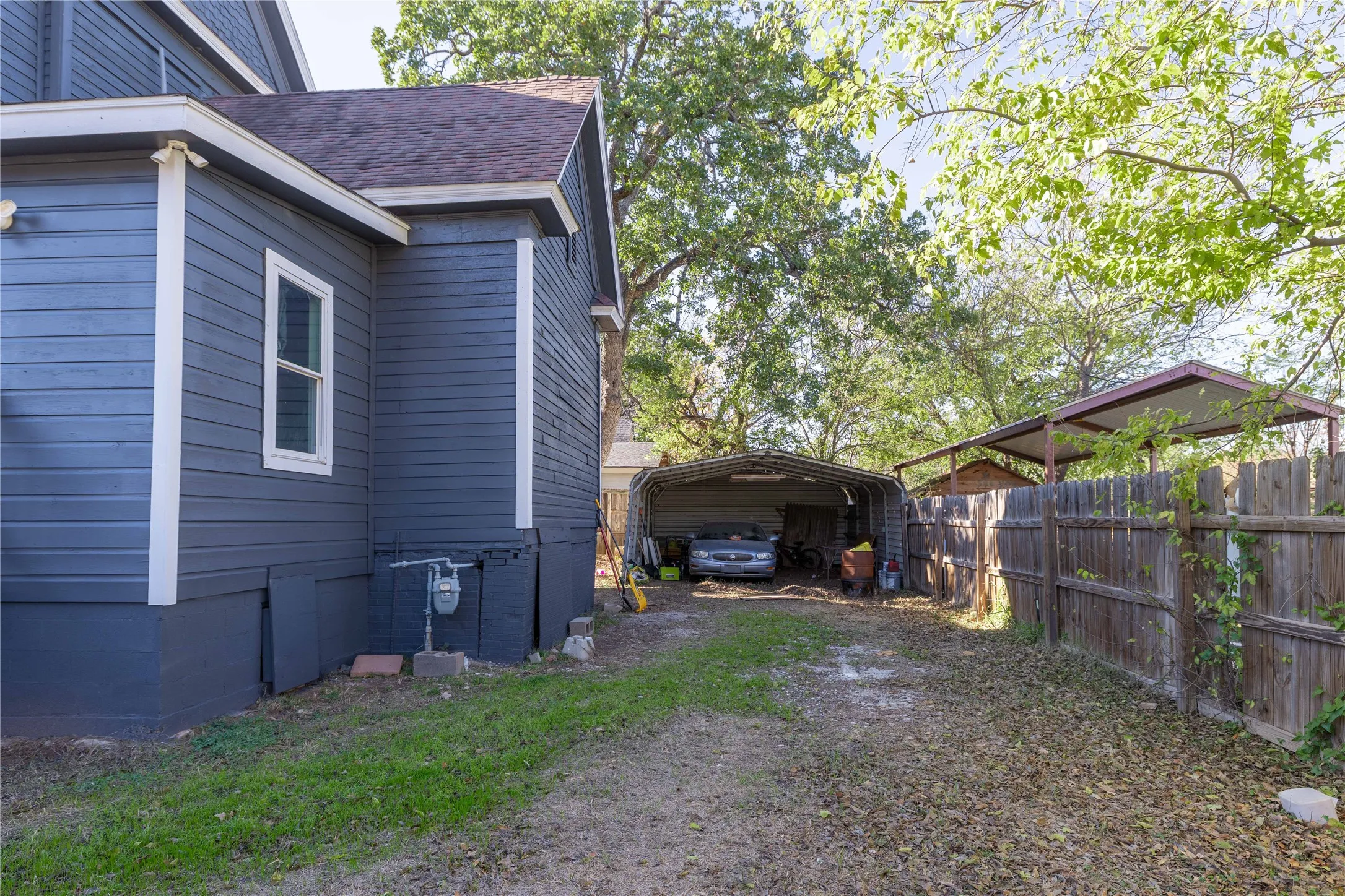 Single Family Residence For Sale in Brown County , 1101 Irma Street, Brownwood, Texas 76801, 4 Bedroom, 2 Bathroom, Garage spaces, 2,594 Sqft, built in 1930, mls#21335543, Real Estate Agent in Brownwood, Homes For Sale in Brown county, Homes For Sale in Brownwood, Realtor in Brownwood Texas, Real Estate Brokerage Independent Realty Texas, Luminita Cordes Realtor