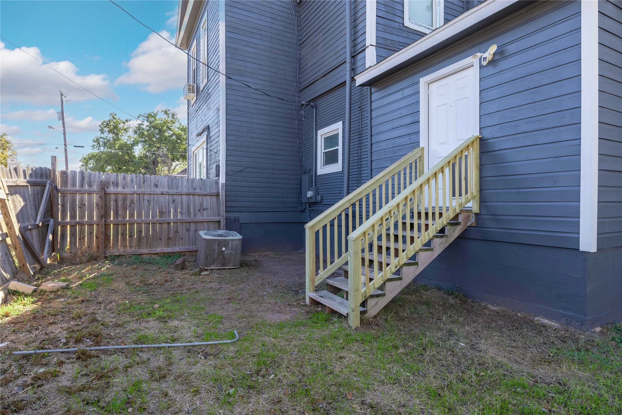 Single Family Residence For Sale in Brown County , 1101 Irma Street, Brownwood, Texas 76801, 4 Bedroom, 2 Bathroom, Garage spaces, 2,594 Sqft, built in 1930, mls#21335543, Real Estate Agent in Brownwood, Homes For Sale in Brown county, Homes For Sale in Brownwood, Realtor in Brownwood Texas, Real Estate Brokerage Independent Realty Texas, Luminita Cordes Realtor