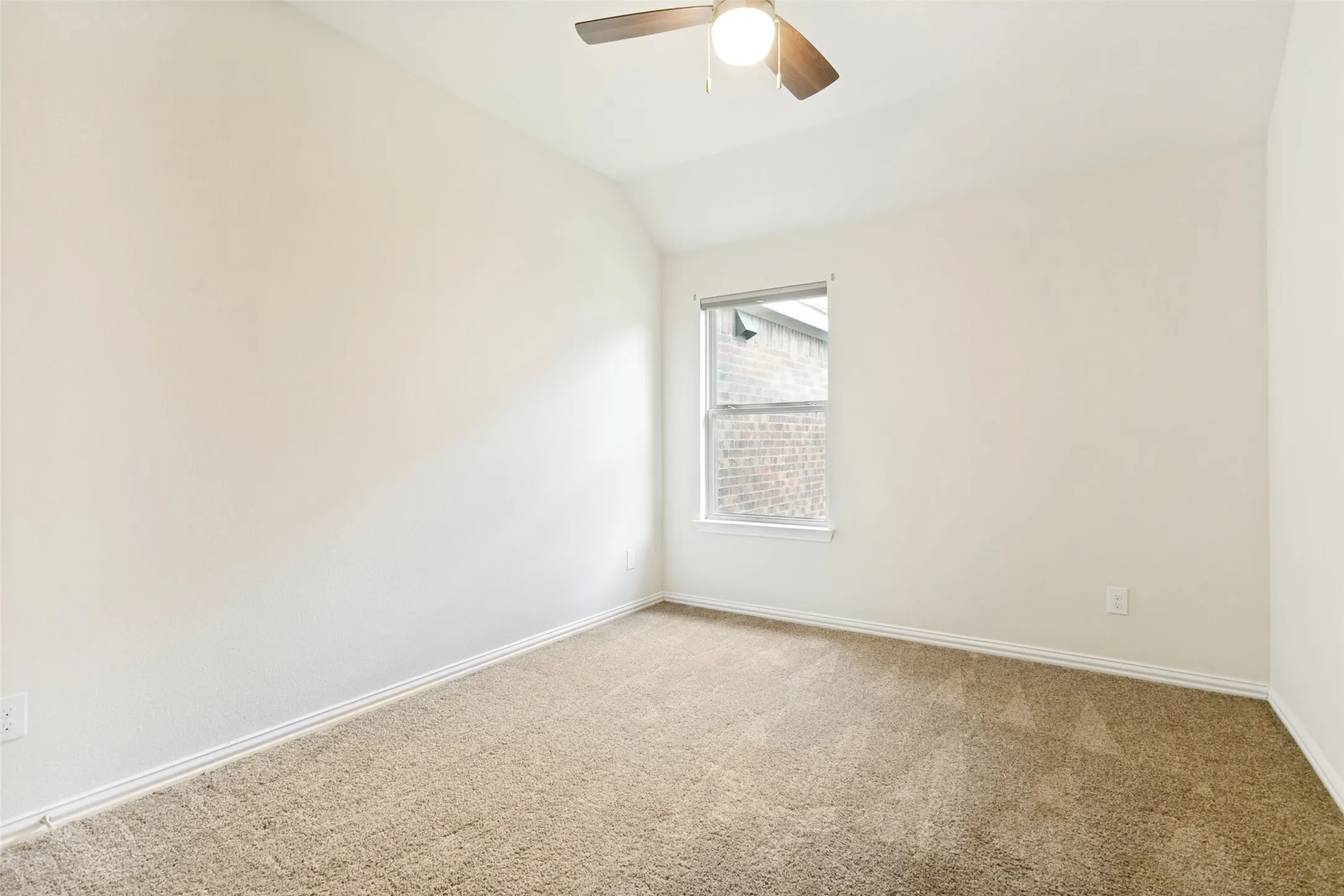 Single Family Residence For Rent in Denton County , 208 Northern Star Court, Little Elm, Texas 75068, 3 Bedroom, 2 Bathroom, 3 Garage spaces, 2,038 Sqft, built in 2018, mls#21335044, Real Estate Agent in Little Elm, Homes For Rent in Denton county, Homes For Rent in Little Elm, Realtor in Little Elm Texas, Real Estate Brokerage Independent Realty Texas, Luminita Cordes Realtor
