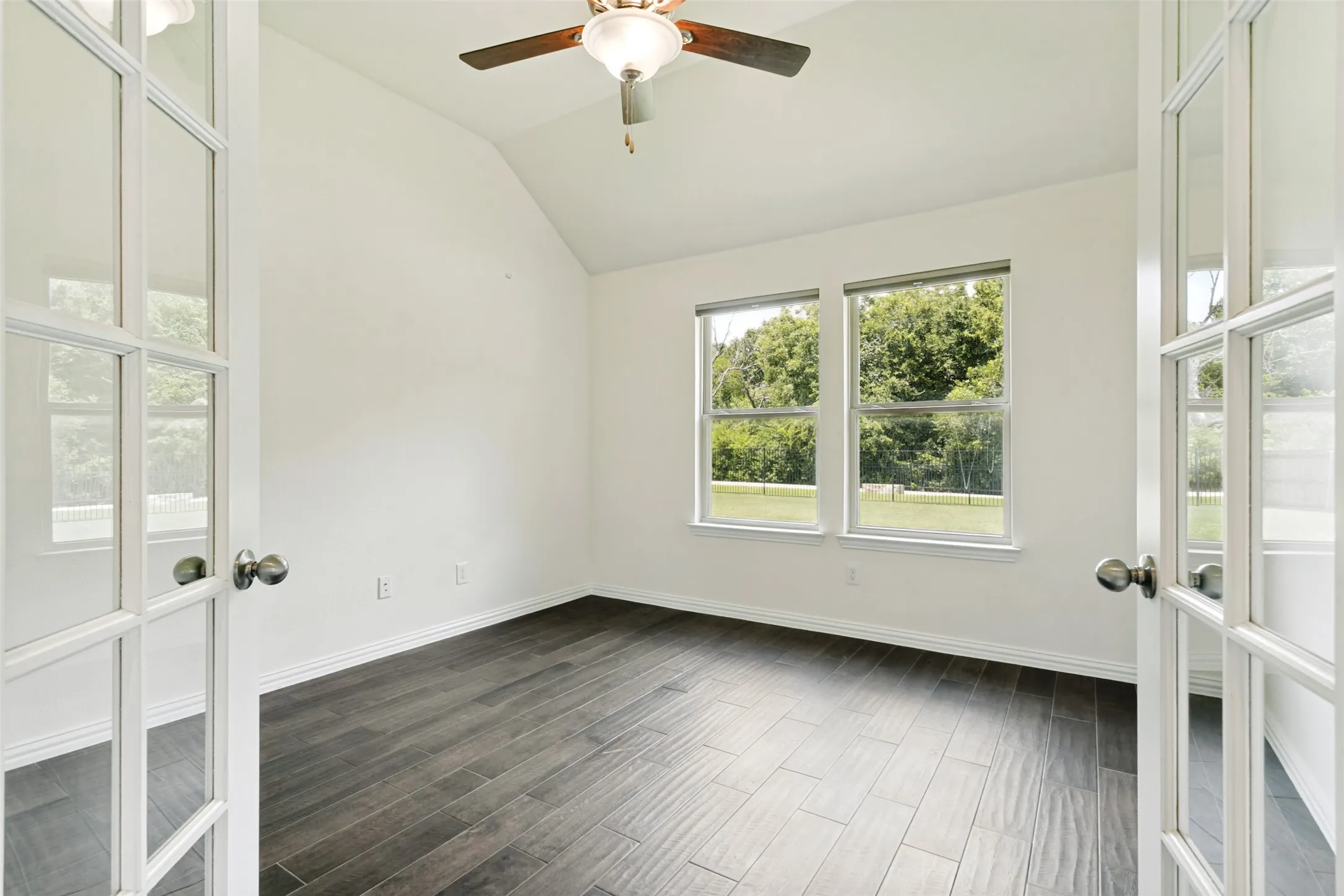 Single Family Residence For Rent in Denton County , 208 Northern Star Court, Little Elm, Texas 75068, 3 Bedroom, 2 Bathroom, 3 Garage spaces, 2,038 Sqft, built in 2018, mls#21335044, Real Estate Agent in Little Elm, Homes For Rent in Denton county, Homes For Rent in Little Elm, Realtor in Little Elm Texas, Real Estate Brokerage Independent Realty Texas, Luminita Cordes Realtor
