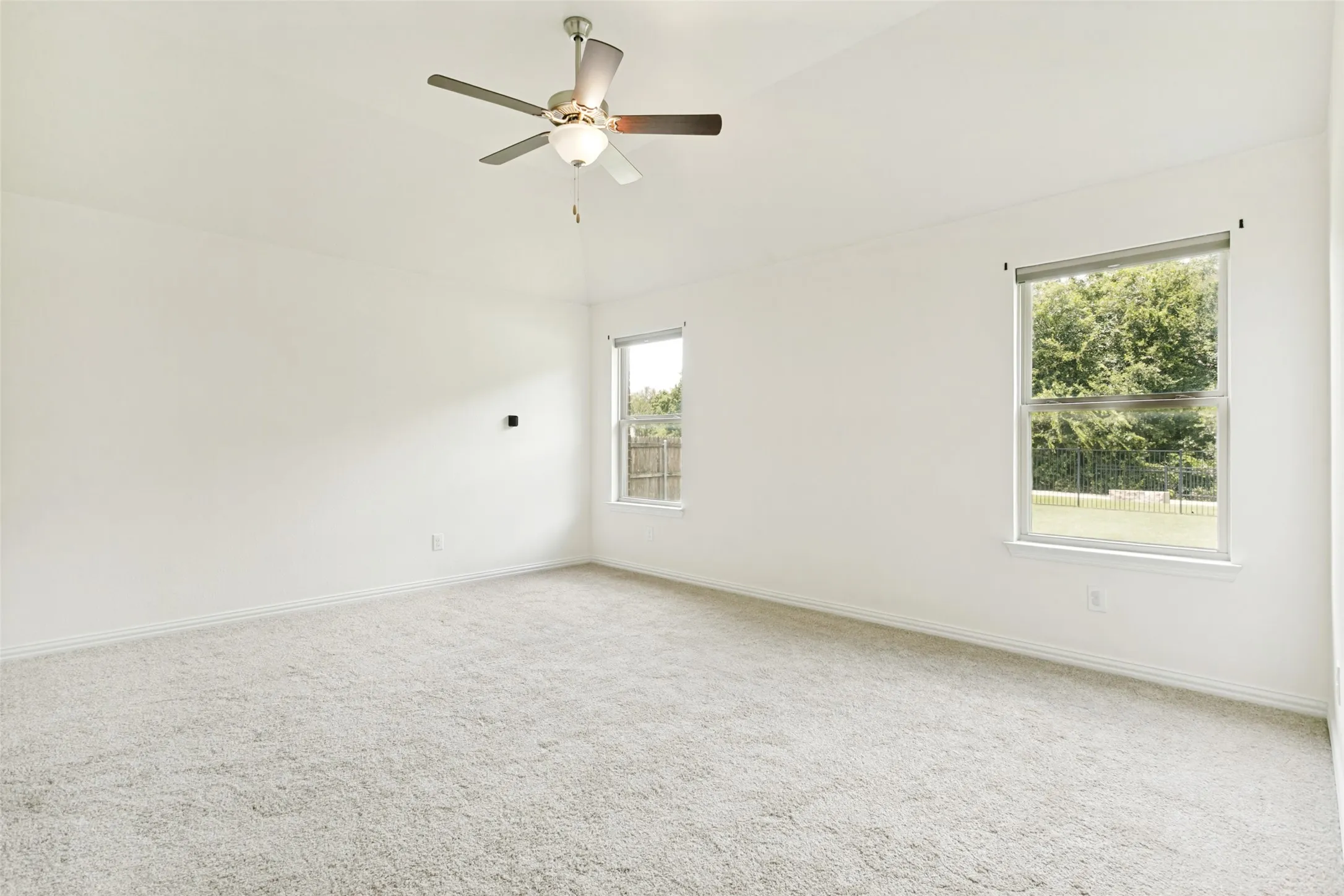 Single Family Residence For Rent in Denton County , 208 Northern Star Court, Little Elm, Texas 75068, 3 Bedroom, 2 Bathroom, 3 Garage spaces, 2,038 Sqft, built in 2018, mls#21335044, Real Estate Agent in Little Elm, Homes For Rent in Denton county, Homes For Rent in Little Elm, Realtor in Little Elm Texas, Real Estate Brokerage Independent Realty Texas, Luminita Cordes Realtor