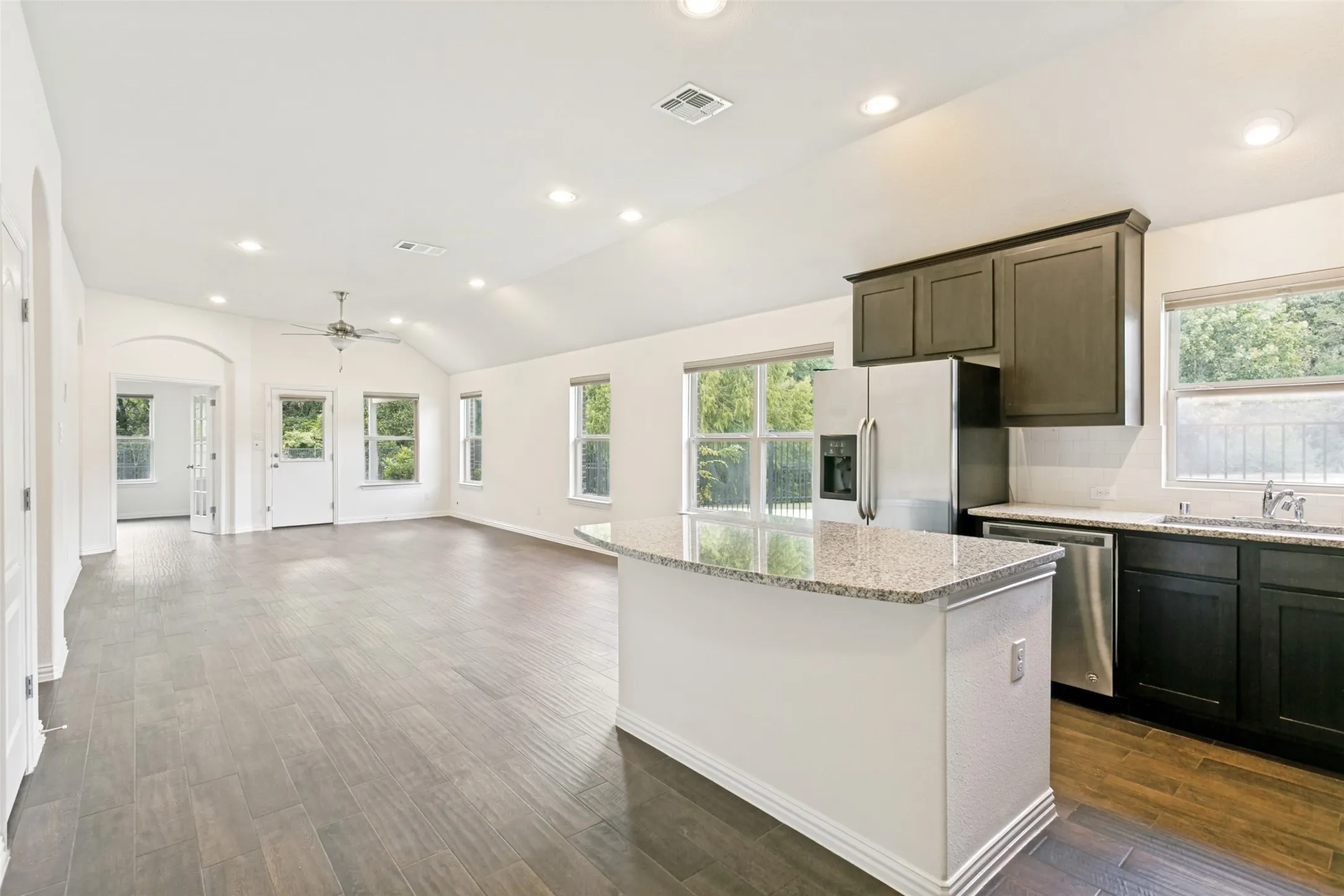 Single Family Residence For Rent in Denton County , 208 Northern Star Court, Little Elm, Texas 75068, 3 Bedroom, 2 Bathroom, 3 Garage spaces, 2,038 Sqft, built in 2018, mls#21335044, Real Estate Agent in Little Elm, Homes For Rent in Denton county, Homes For Rent in Little Elm, Realtor in Little Elm Texas, Real Estate Brokerage Independent Realty Texas, Luminita Cordes Realtor