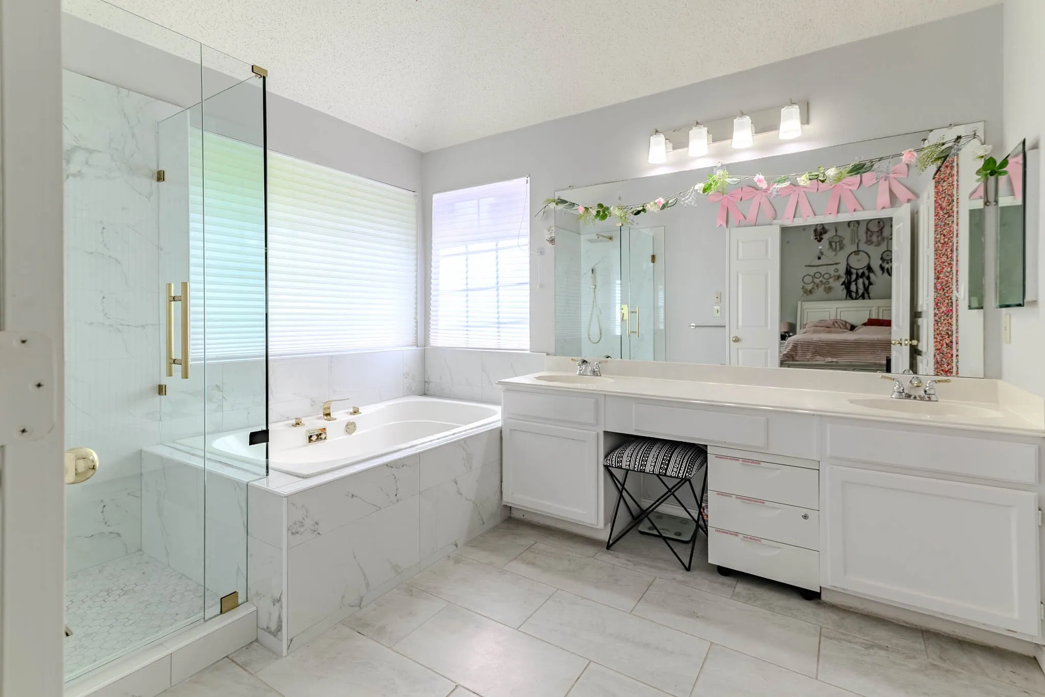 Single Family Residence For Sale in Tarrant County , 2206 S Branch Drive, Arlington, Texas 76001, 4 Bedroom, 2 Bathroom, 2 Garage spaces, 2,310 Sqft, built in 1987, mls#21332946, Real Estate Agent in Arlington, Homes For Sale in Tarrant county, Homes For Sale in Arlington, Realtor in Arlington Texas, Real Estate Brokerage Independent Realty Texas, Luminita Cordes Realtor