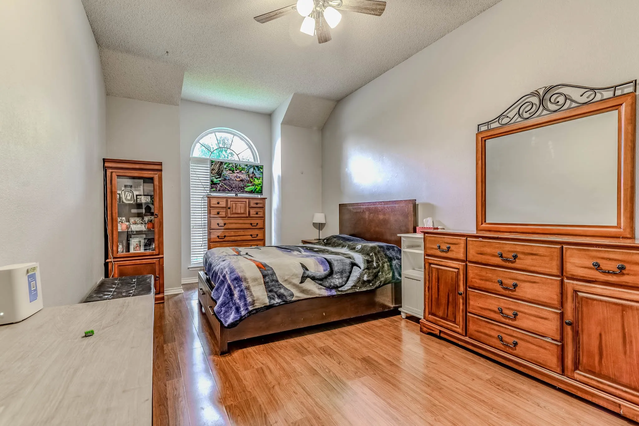 Single Family Residence For Sale in Tarrant County , 2206 S Branch Drive, Arlington, Texas 76001, 4 Bedroom, 2 Bathroom, 2 Garage spaces, 2,310 Sqft, built in 1987, mls#21332946, Real Estate Agent in Arlington, Homes For Sale in Tarrant county, Homes For Sale in Arlington, Realtor in Arlington Texas, Real Estate Brokerage Independent Realty Texas, Luminita Cordes Realtor