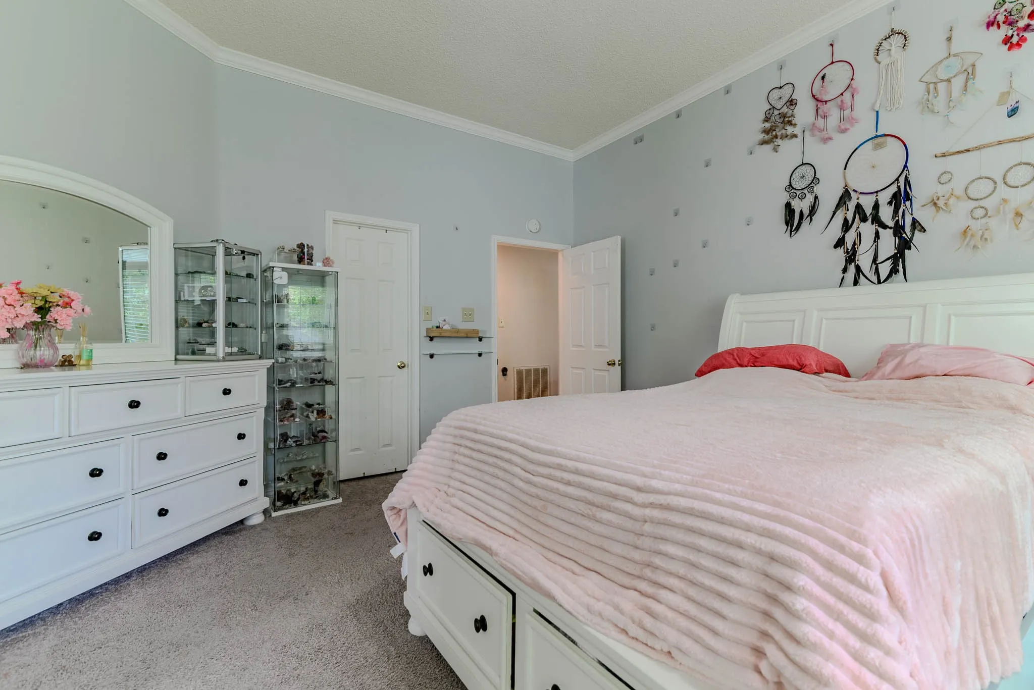 Single Family Residence For Sale in Tarrant County , 2206 S Branch Drive, Arlington, Texas 76001, 4 Bedroom, 2 Bathroom, 2 Garage spaces, 2,310 Sqft, built in 1987, mls#21332946, Real Estate Agent in Arlington, Homes For Sale in Tarrant county, Homes For Sale in Arlington, Realtor in Arlington Texas, Real Estate Brokerage Independent Realty Texas, Luminita Cordes Realtor