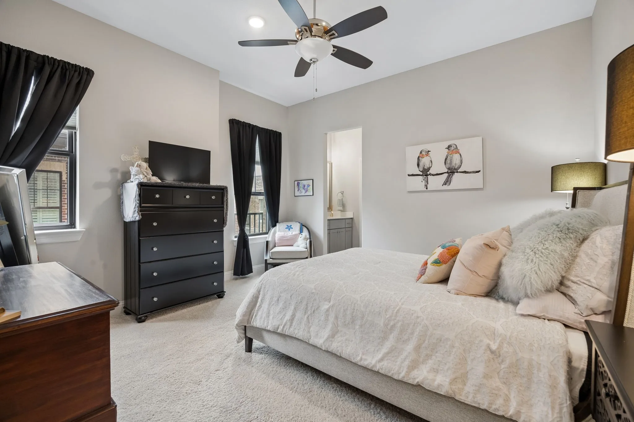 Secondary bedroom