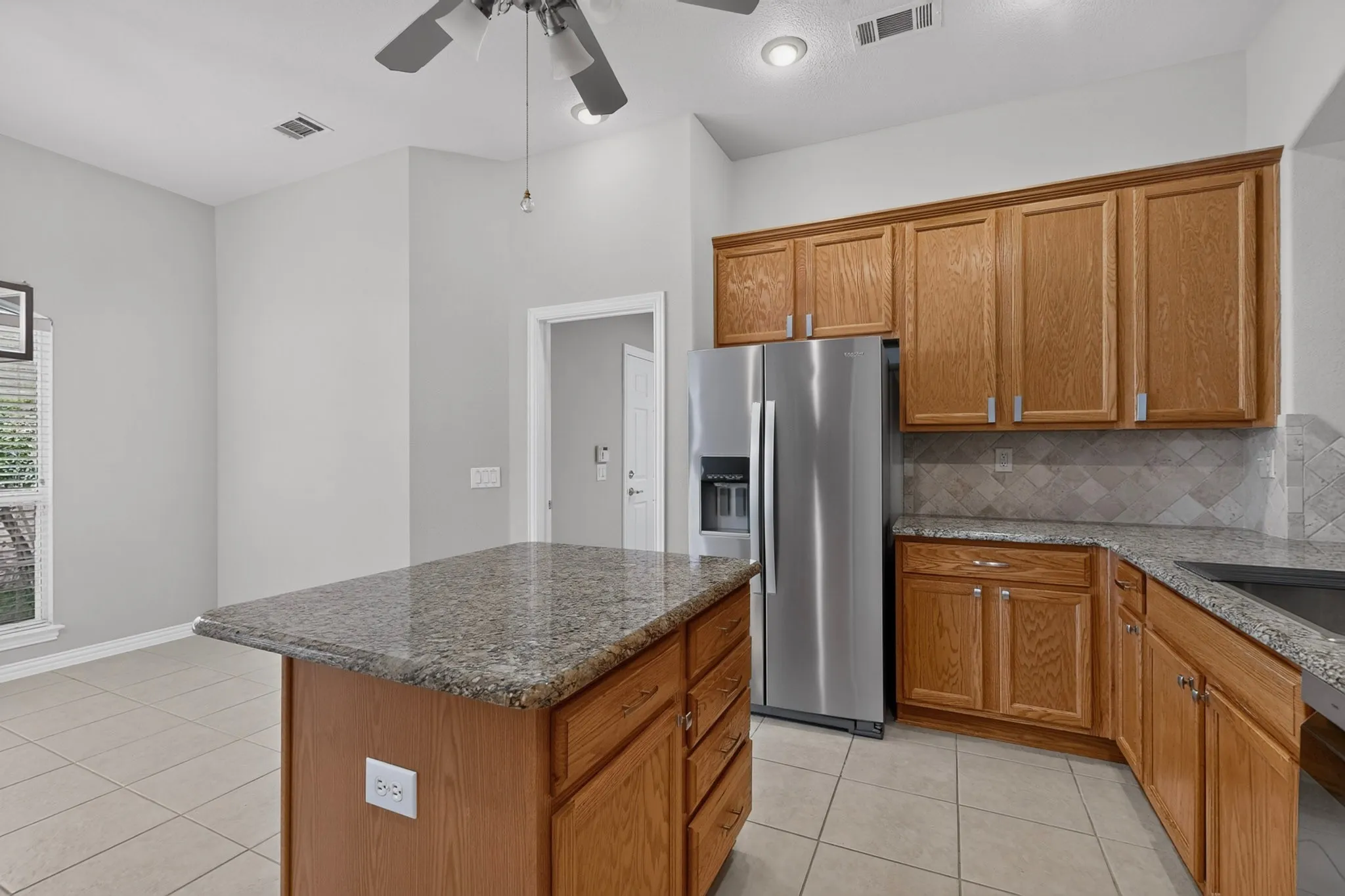 Single Family Residence For Sale in Denton County , 9704 Grandview Drive, Denton, Texas 76207, 2 Bedroom, 2 Bathroom, 2 Garage spaces, 1,844 Sqft, built in 2002, mls#21332618, Real Estate Agent in Denton, Homes For Sale in Denton county, Homes For Sale in Denton, Realtor in Denton Texas, Real Estate Brokerage Independent Realty Texas, Luminita Cordes Realtor