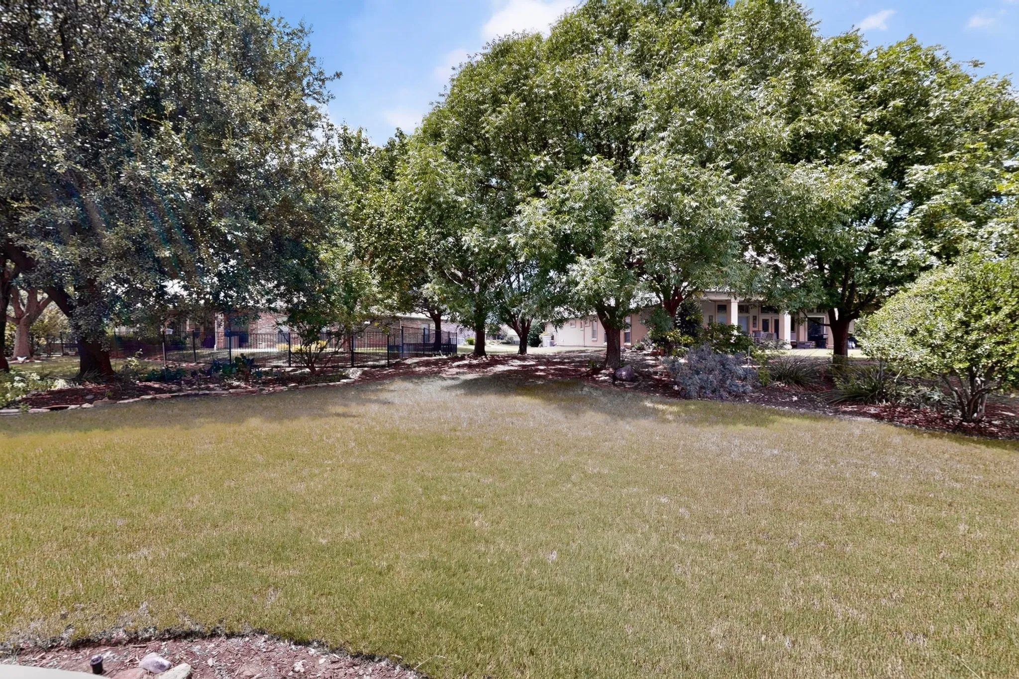 Single Family Residence For Sale in Denton County , 9704 Grandview Drive, Denton, Texas 76207, 2 Bedroom, 2 Bathroom, 2 Garage spaces, 1,844 Sqft, built in 2002, mls#21332618, Real Estate Agent in Denton, Homes For Sale in Denton county, Homes For Sale in Denton, Realtor in Denton Texas, Real Estate Brokerage Independent Realty Texas, Luminita Cordes Realtor