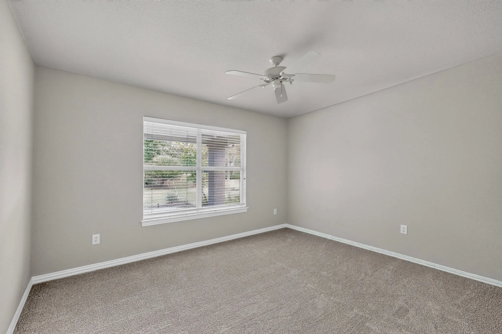 Single Family Residence For Sale in Denton County , 9704 Grandview Drive, Denton, Texas 76207, 2 Bedroom, 2 Bathroom, 2 Garage spaces, 1,844 Sqft, built in 2002, mls#21332618, Real Estate Agent in Denton, Homes For Sale in Denton county, Homes For Sale in Denton, Realtor in Denton Texas, Real Estate Brokerage Independent Realty Texas, Luminita Cordes Realtor