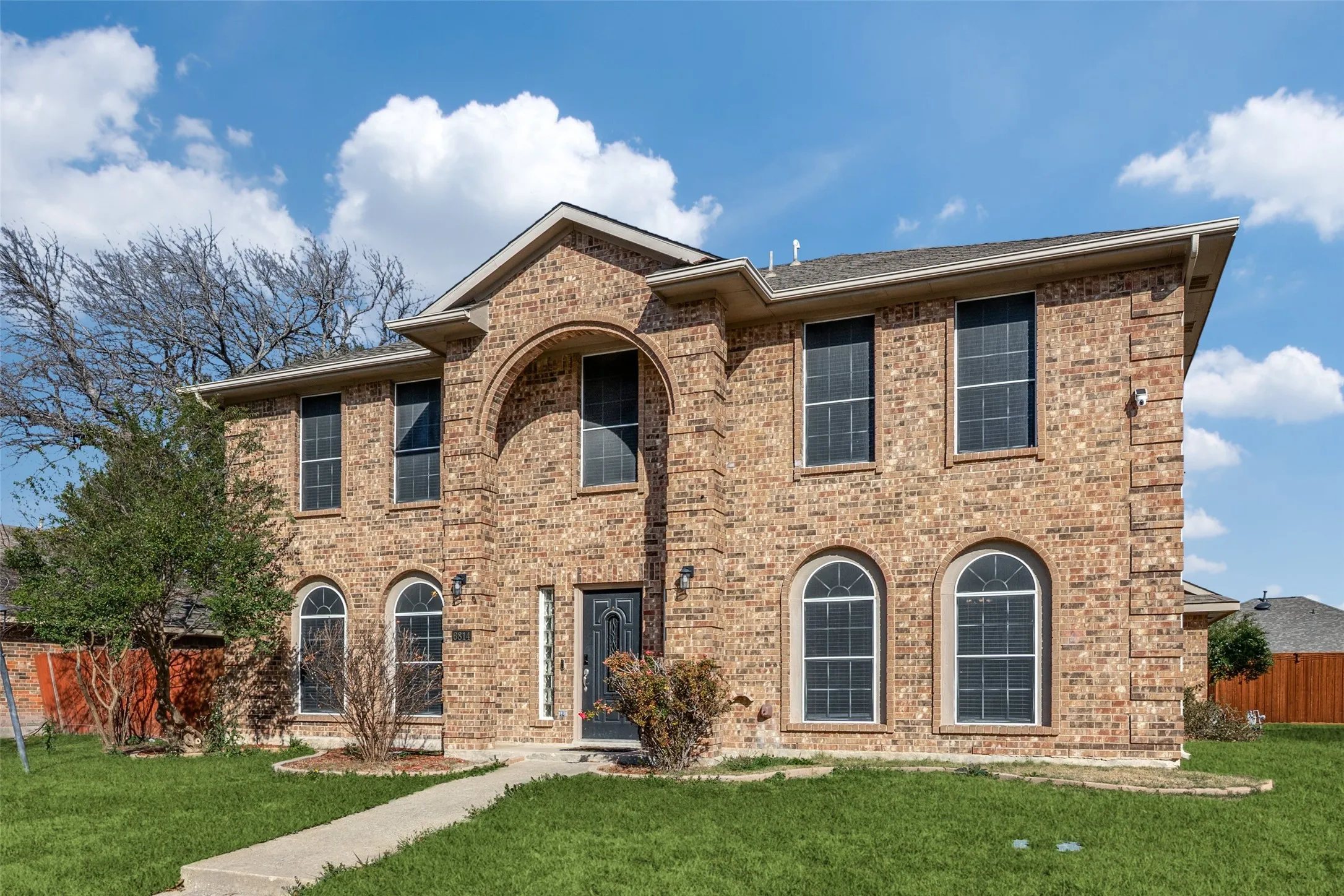 Single Family Residence For Sale in Rockwall County , 6814 Silver Lake Drive, Rowlett, Texas 75089, 5 Bedroom, 3 Bathroom, 2 Garage spaces, 2,834 Sqft, built in 1992, mls#21335550, Real Estate Agent in Rowlett, Homes For Sale in Rockwall county, Homes For Sale in Rowlett, Realtor in Rowlett Texas, Real Estate Brokerage Independent Realty Texas, Luminita Cordes Realtor