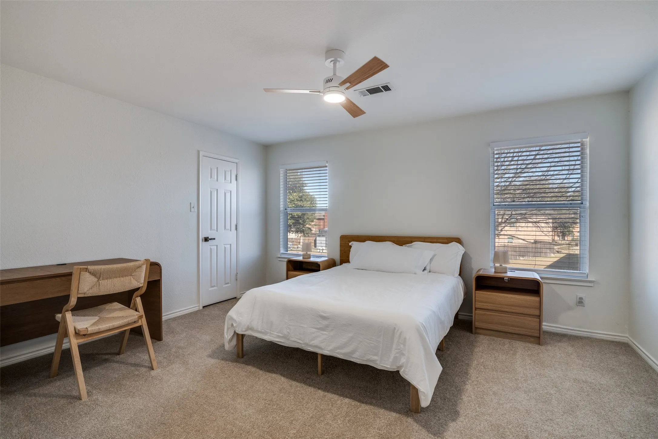 Single Family Residence For Sale in Rockwall County , 6814 Silver Lake Drive, Rowlett, Texas 75089, 5 Bedroom, 3 Bathroom, 2 Garage spaces, 2,834 Sqft, built in 1992, mls#21335550, Real Estate Agent in Rowlett, Homes For Sale in Rockwall county, Homes For Sale in Rowlett, Realtor in Rowlett Texas, Real Estate Brokerage Independent Realty Texas, Luminita Cordes Realtor